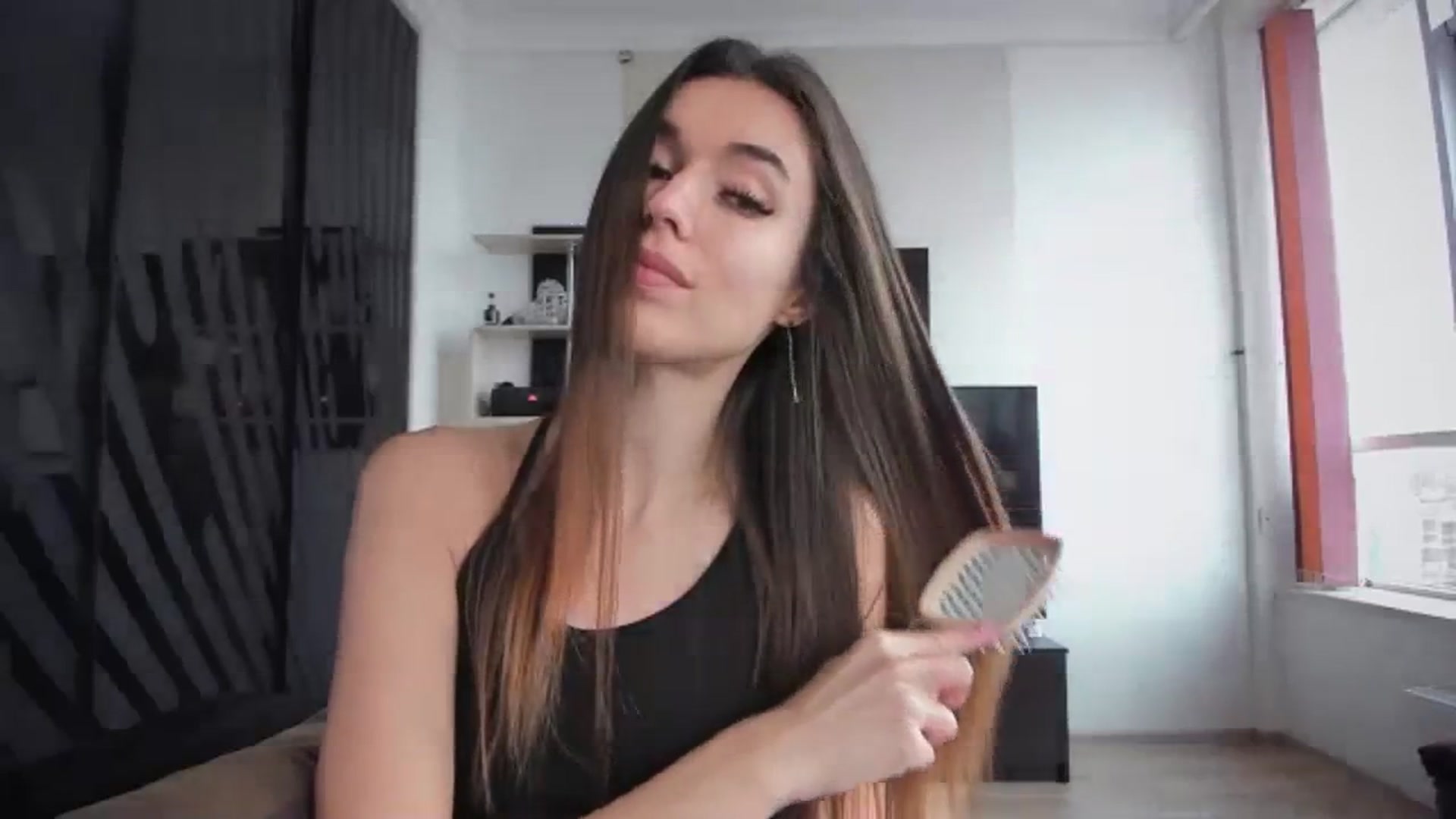 Gallery image thumbnail from laurensaenz's myfreecams stream on, 02/23/2024, 10:28 image 8 of 20
