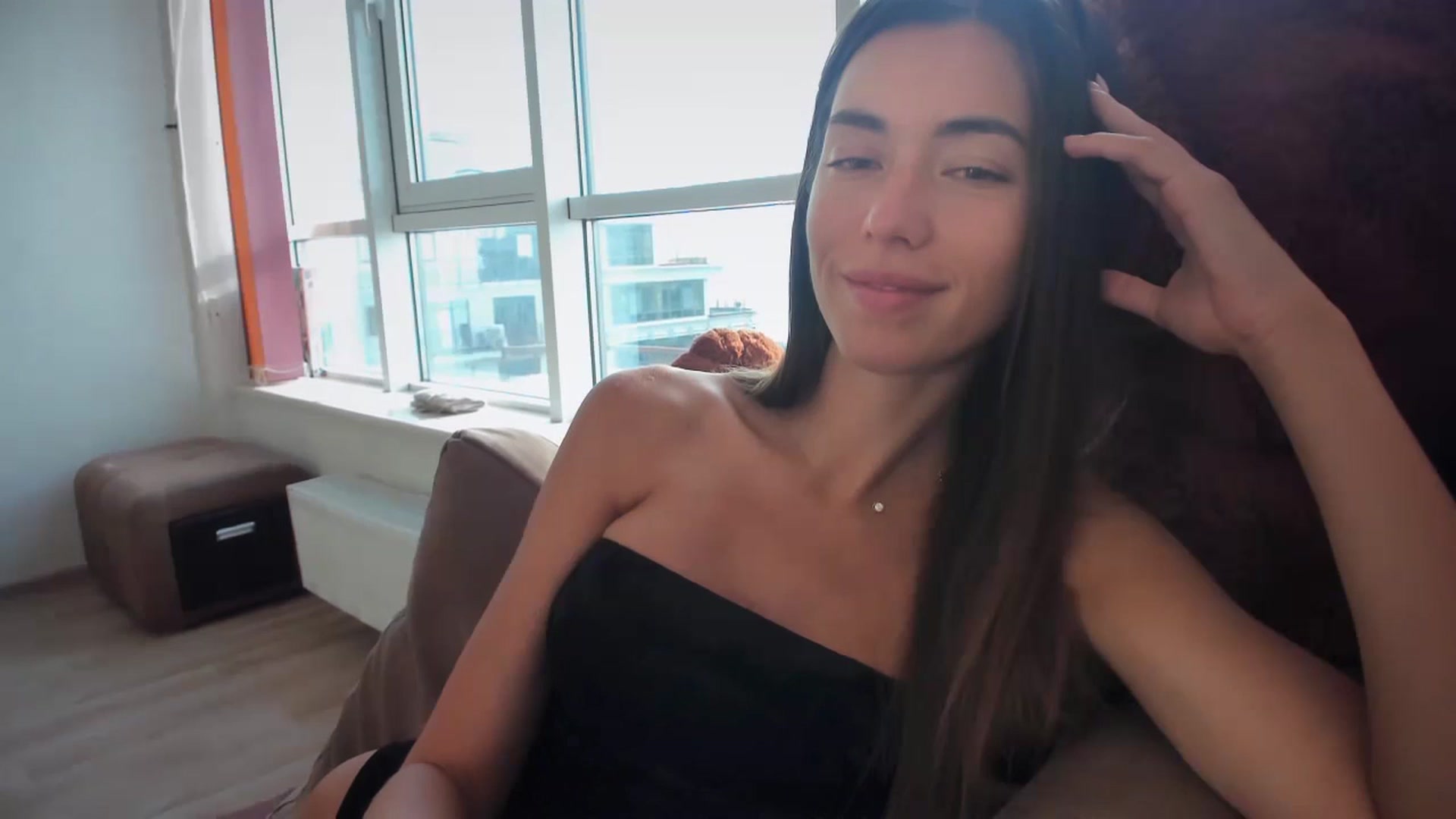 Gallery image thumbnail from laurensaenz's myfreecams stream on, 07/03/2024, 04:54 image 7 of 20