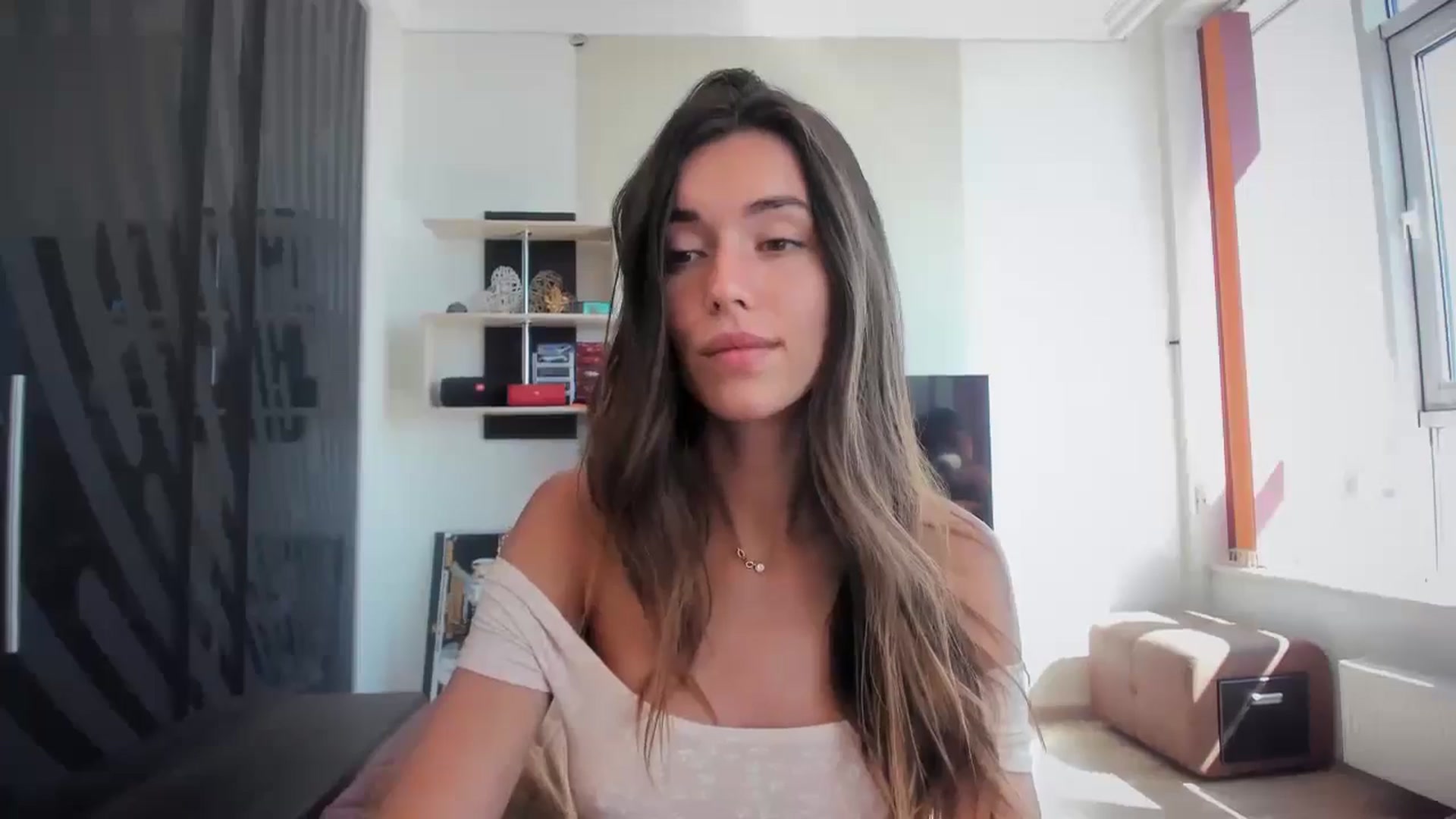 Gallery image thumbnail from laurensaenz's myfreecams stream on, 07/07/2024, 07:16 image 14 of 20