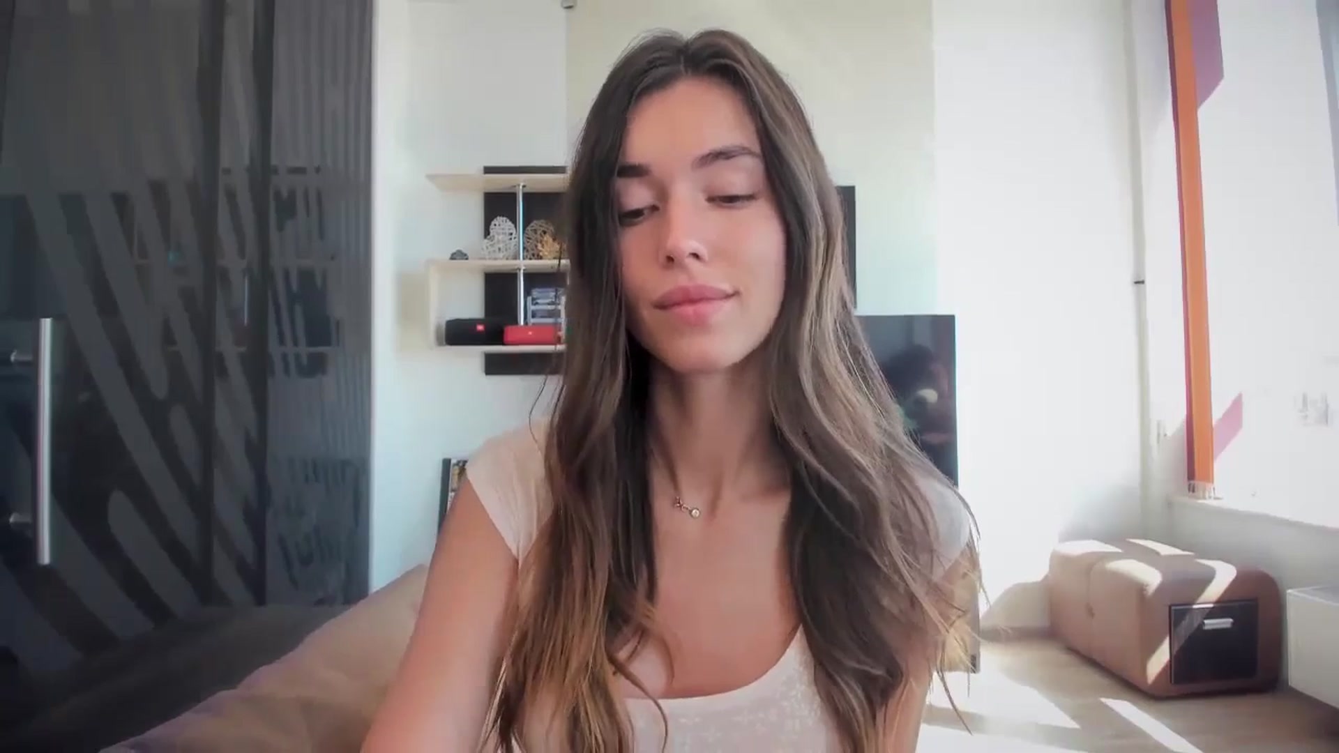 Gallery image thumbnail from laurensaenz's myfreecams stream on, 07/07/2024, 07:16 image 8 of 20