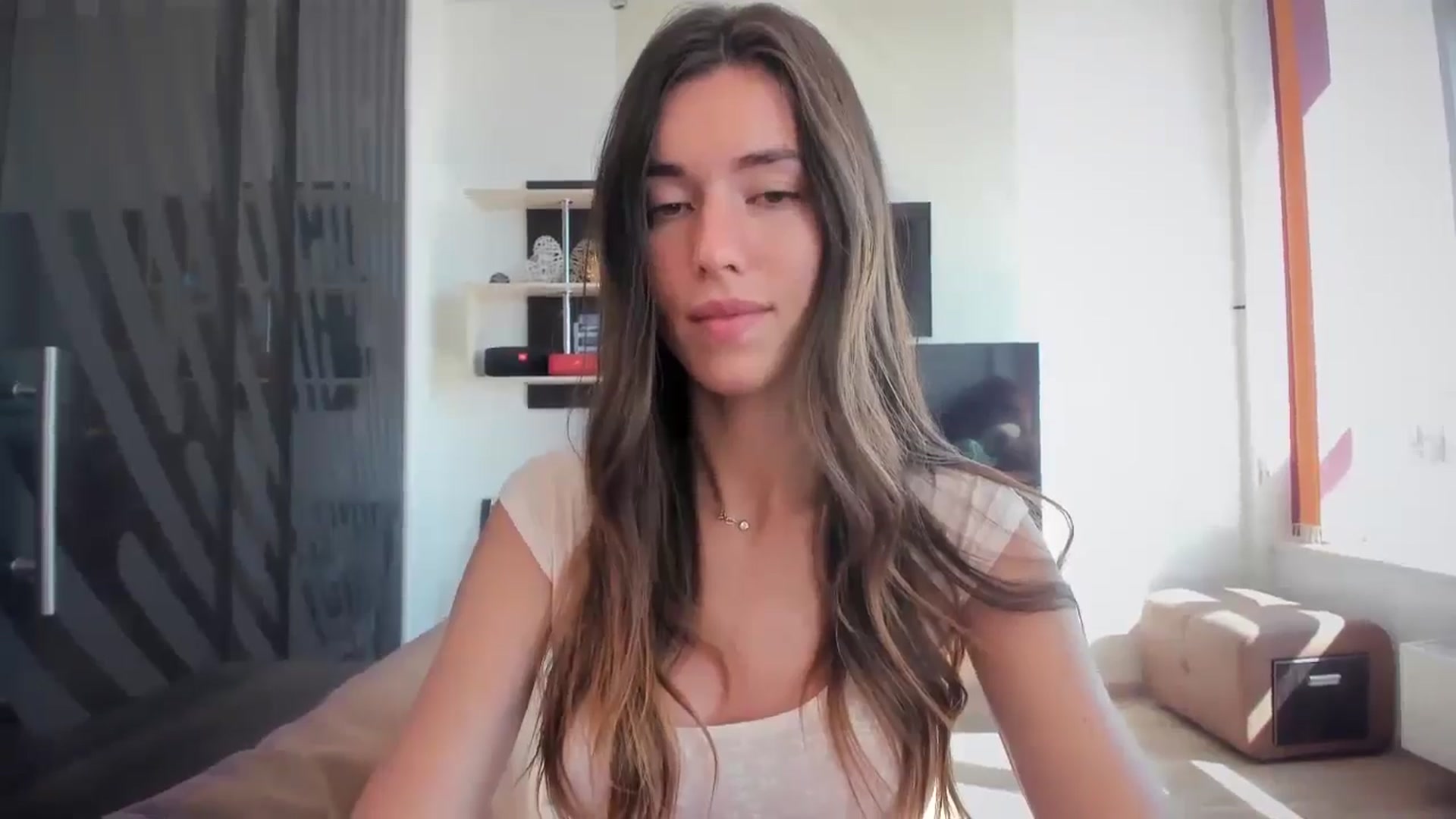 Gallery image thumbnail from laurensaenz's myfreecams stream on, 07/07/2024, 07:16 image 7 of 20