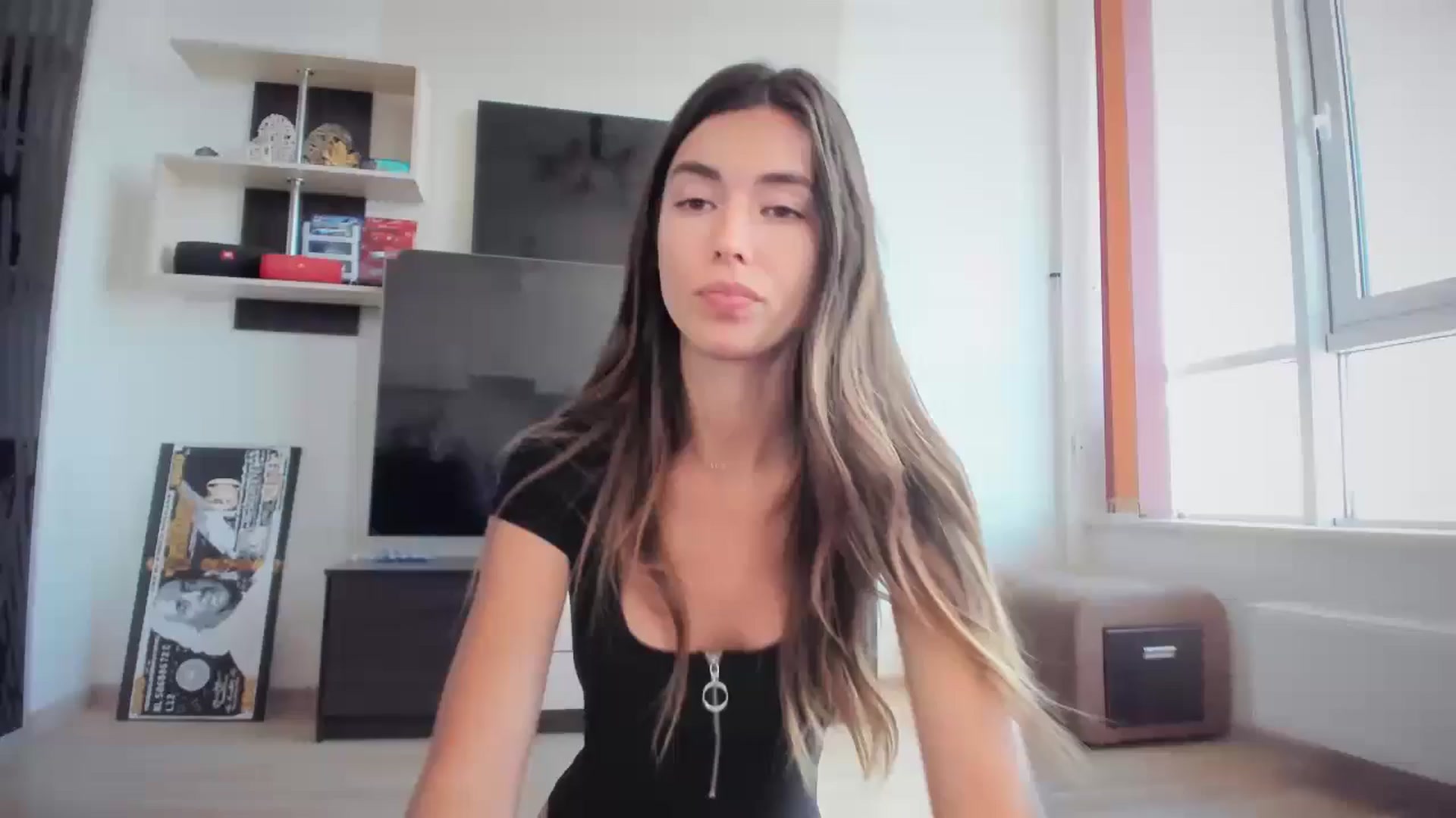 Gallery image thumbnail from laurensaenz's myfreecams stream on, 07/08/2024, 10:12 image 19 of 20