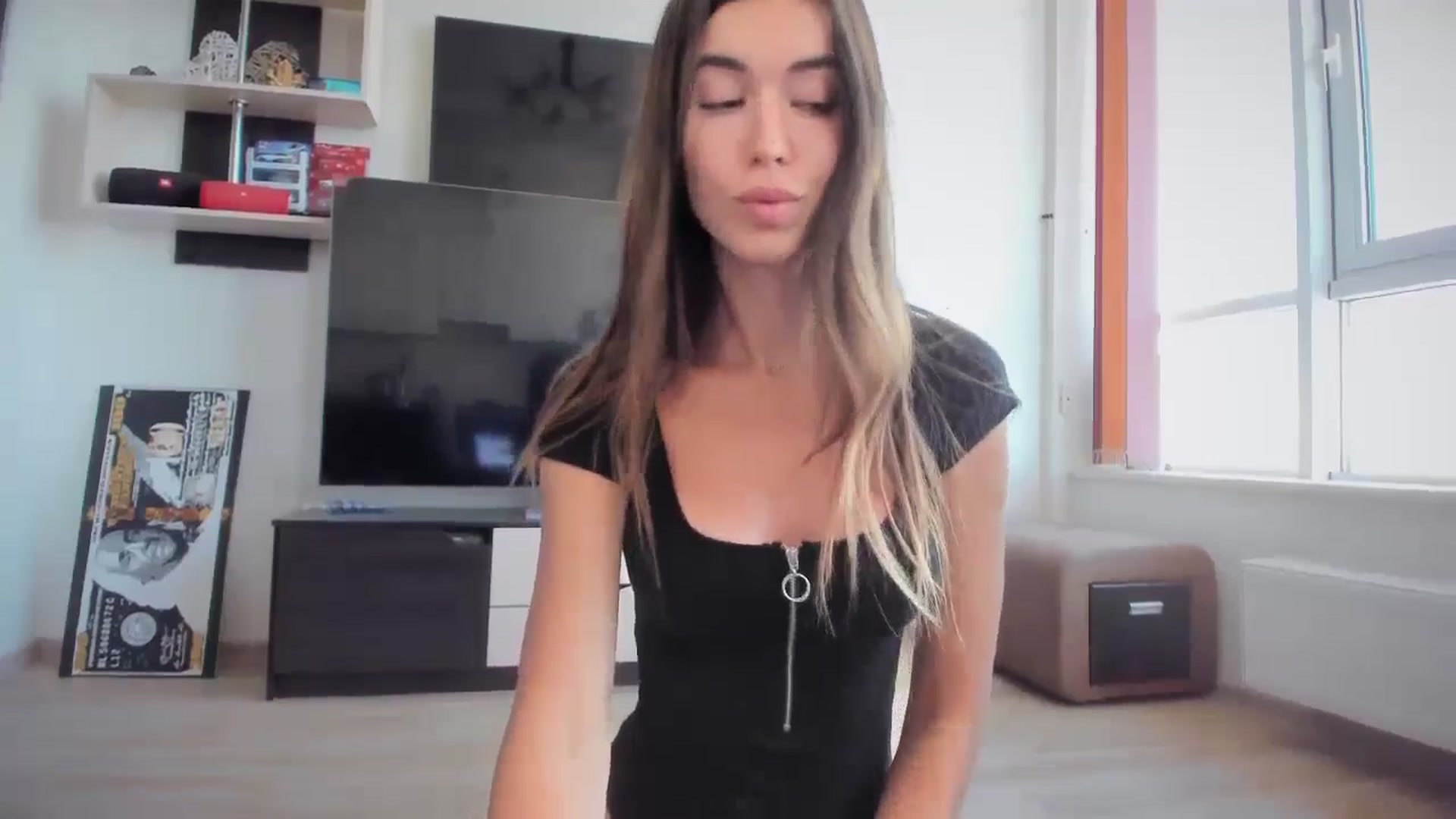 Gallery image thumbnail from laurensaenz's myfreecams stream on, 07/08/2024, 10:12 image 13 of 20