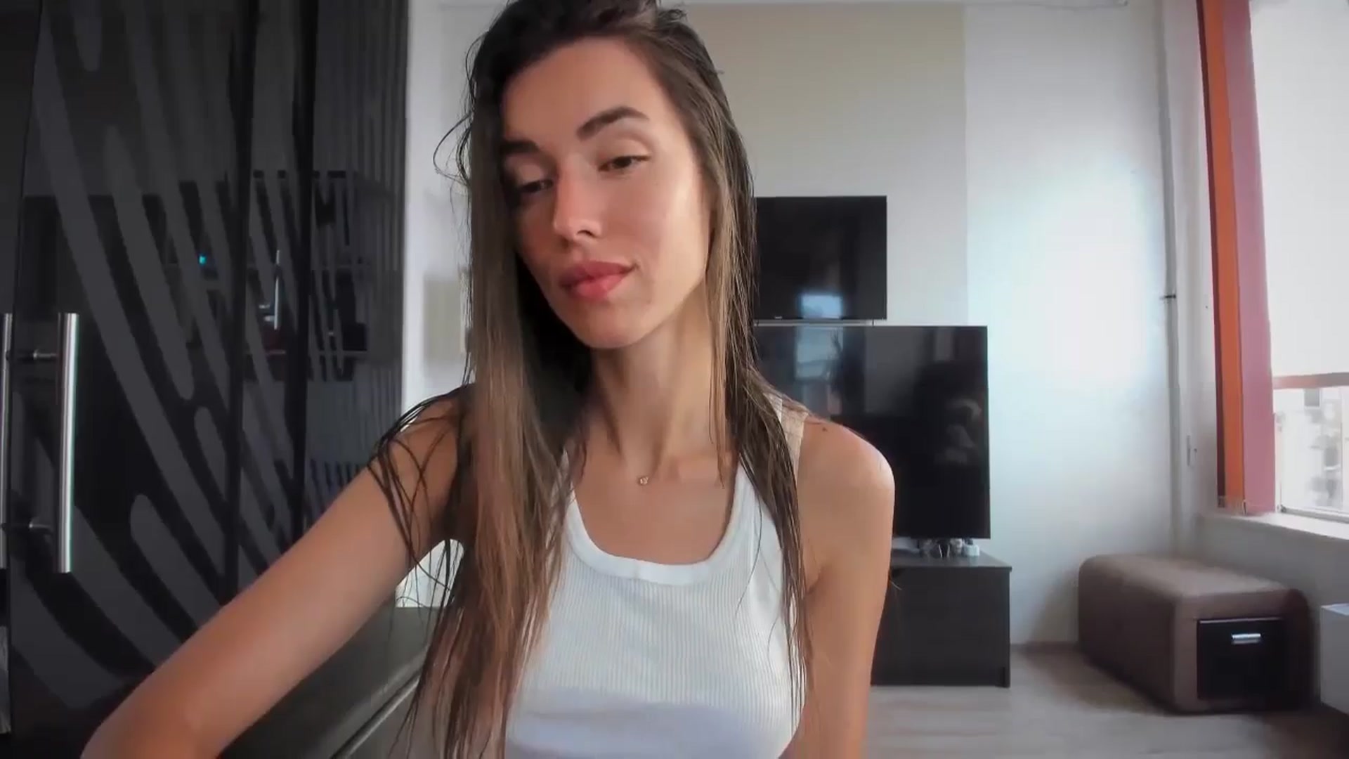 Gallery image thumbnail from laurensaenz's myfreecams stream on, 07/25/2024, 06:13 image 10 of 20