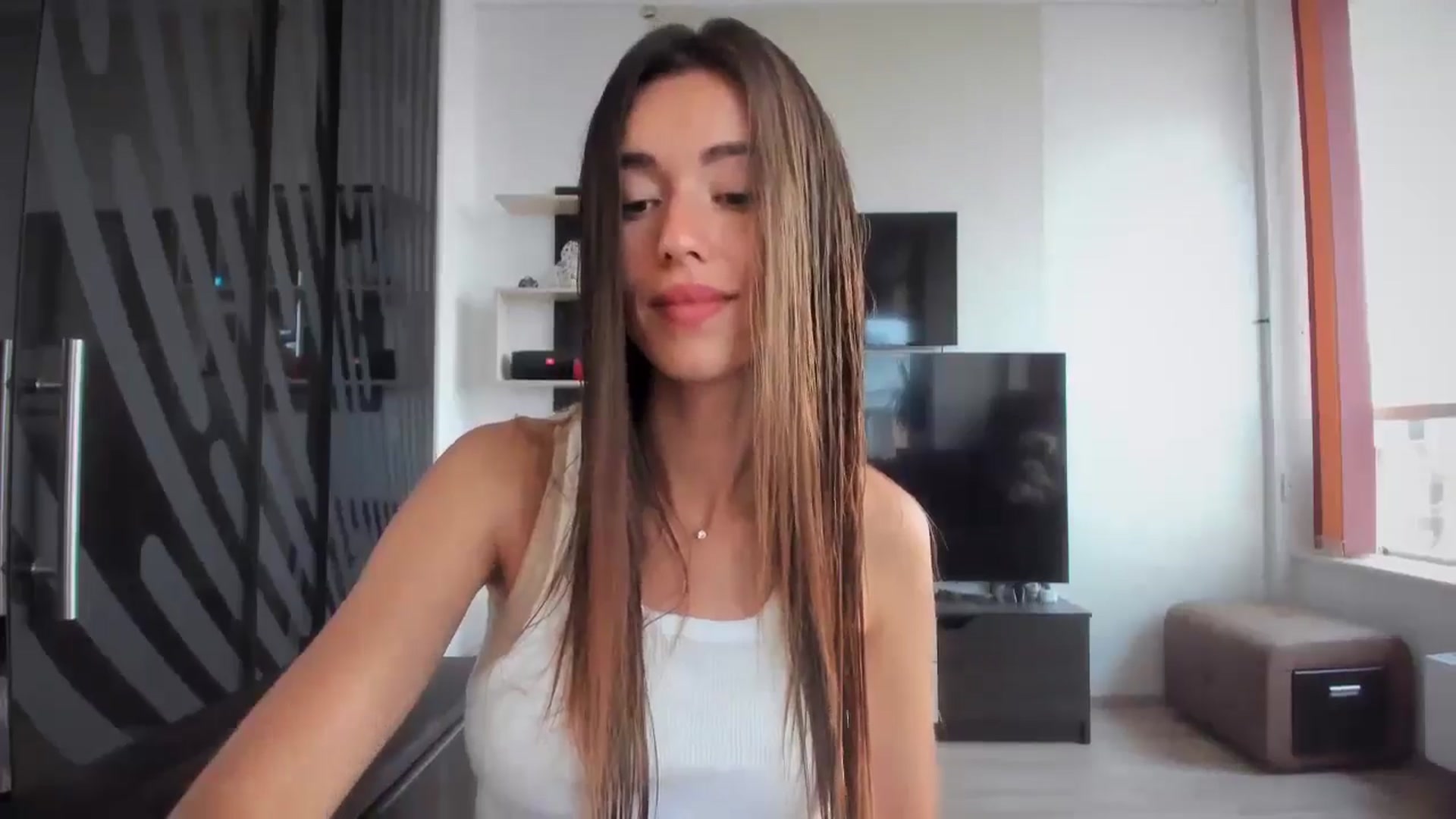 Gallery image thumbnail from laurensaenz's myfreecams stream on, 07/25/2024, 06:13 image 13 of 20
