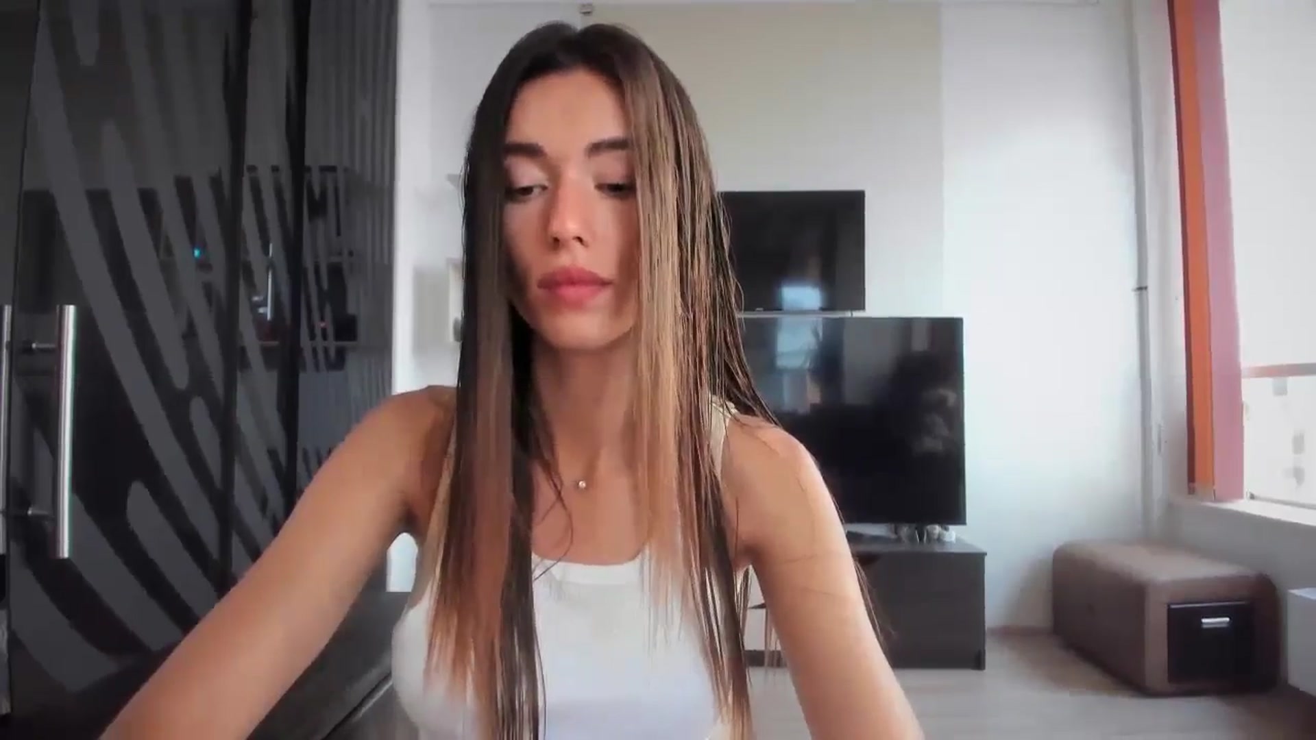 Gallery image thumbnail from laurensaenz's myfreecams stream on, 07/25/2024, 06:13 image 14 of 20