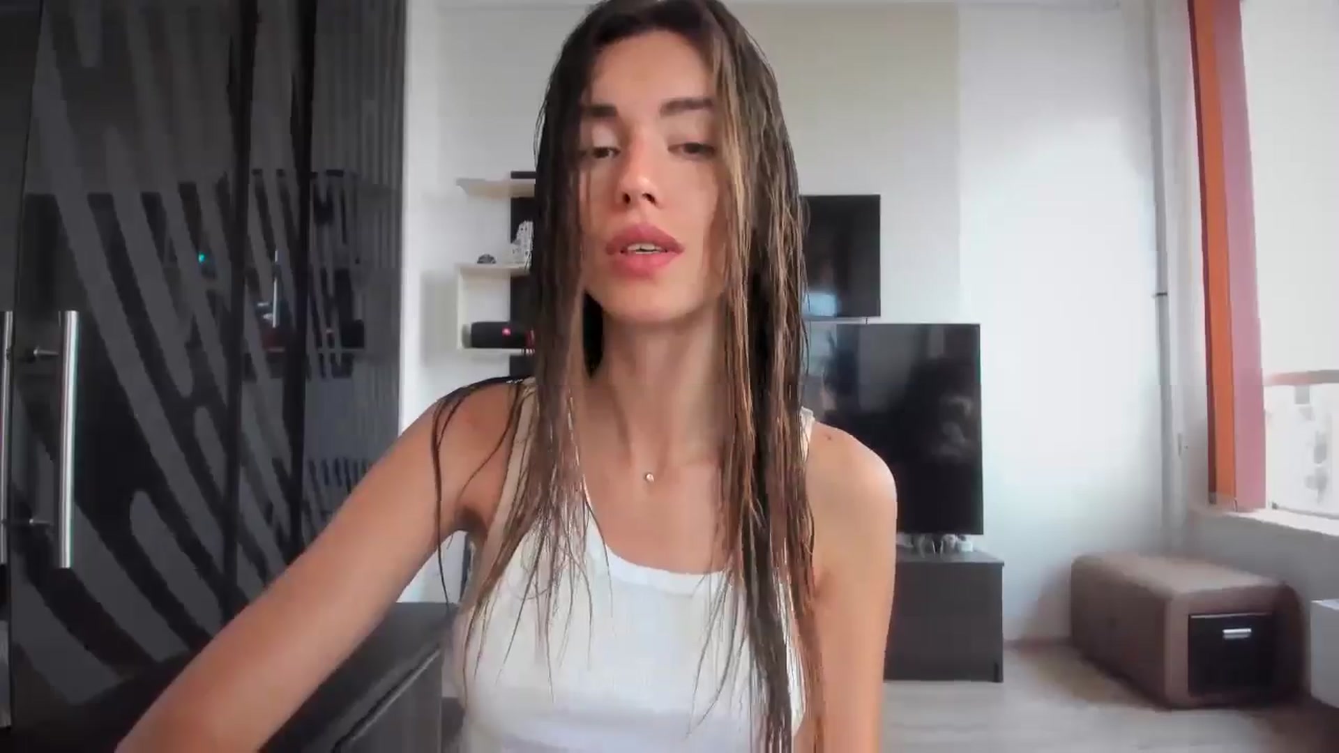 Gallery image thumbnail from laurensaenz's myfreecams stream on, 07/25/2024, 06:13 image 3 of 20