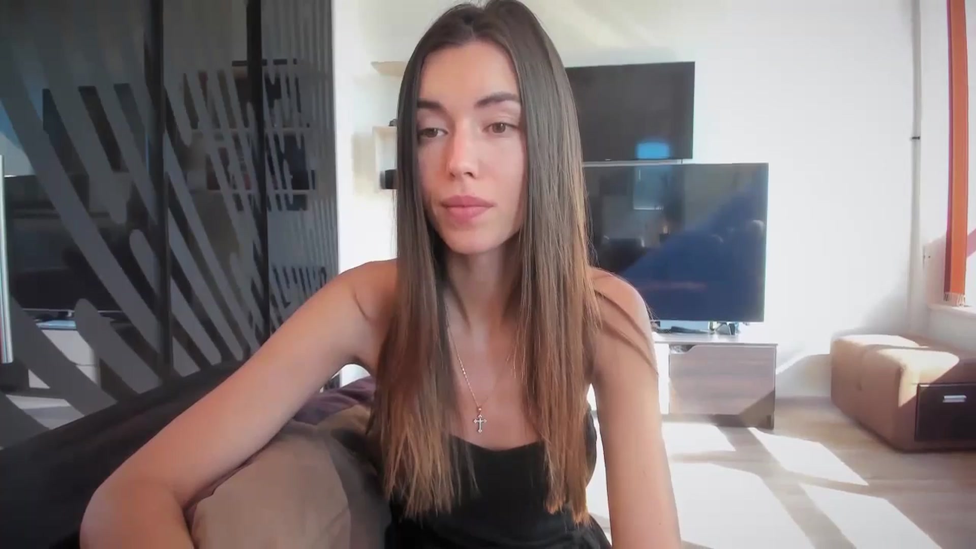 Gallery image thumbnail from laurensaenz's myfreecams stream on, 08/05/2024, 06:42 image 4 of 20