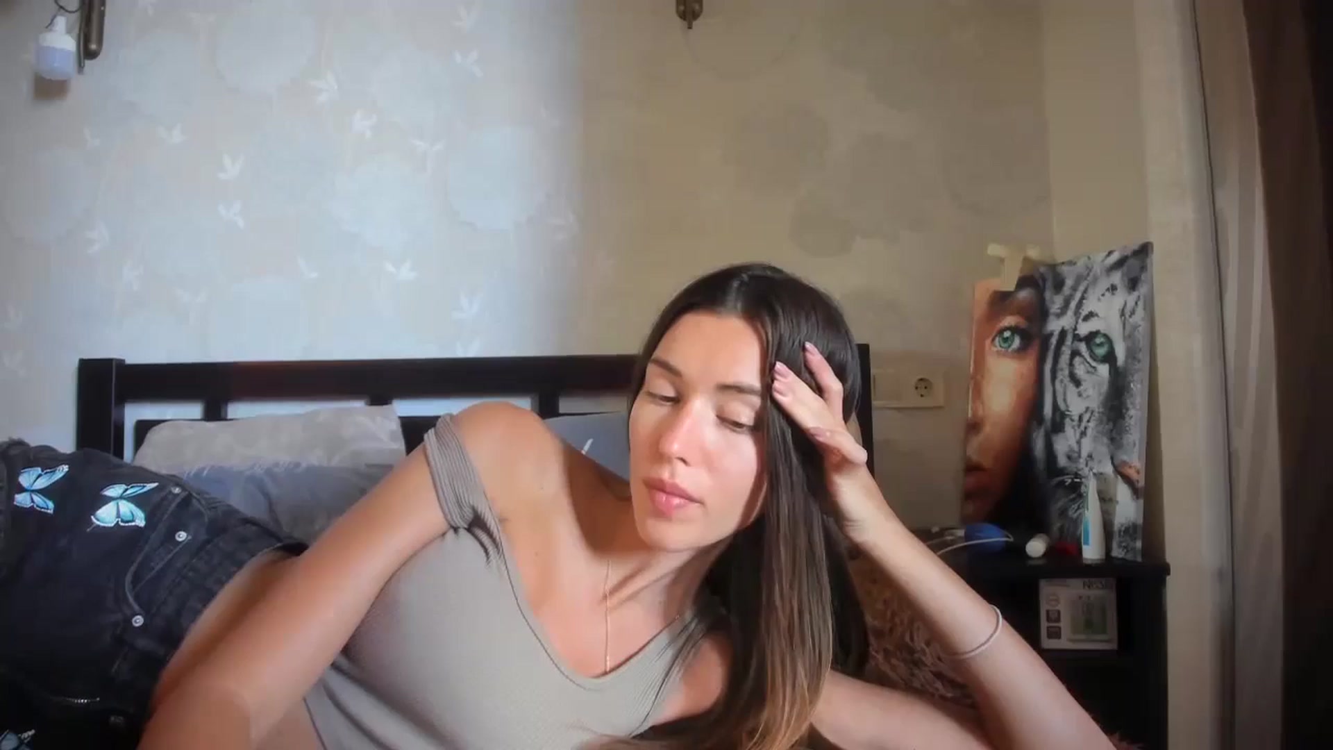 Gallery image thumbnail from laurensaenz's myfreecams stream on, 08/13/2024, 09:46 image 13 of 20