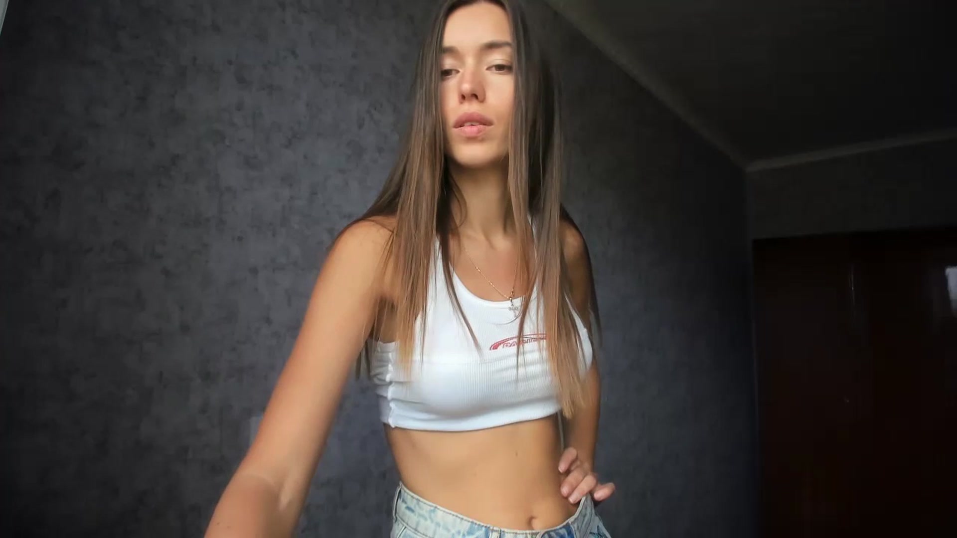 Gallery image thumbnail from laurensaenz's myfreecams stream on, 09/04/2024, 10:10 image 9 of 20