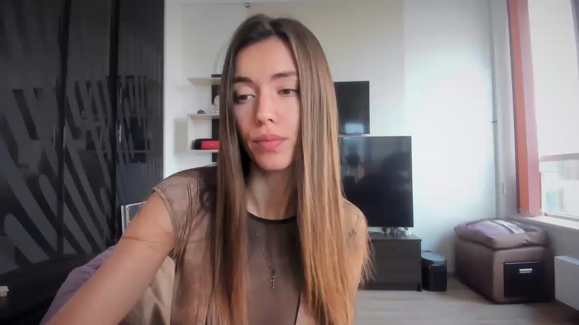 Gallery image thumbnail from laurensaenz's myfreecams stream on, 09/15/2024, 06:57 image 1 of 20