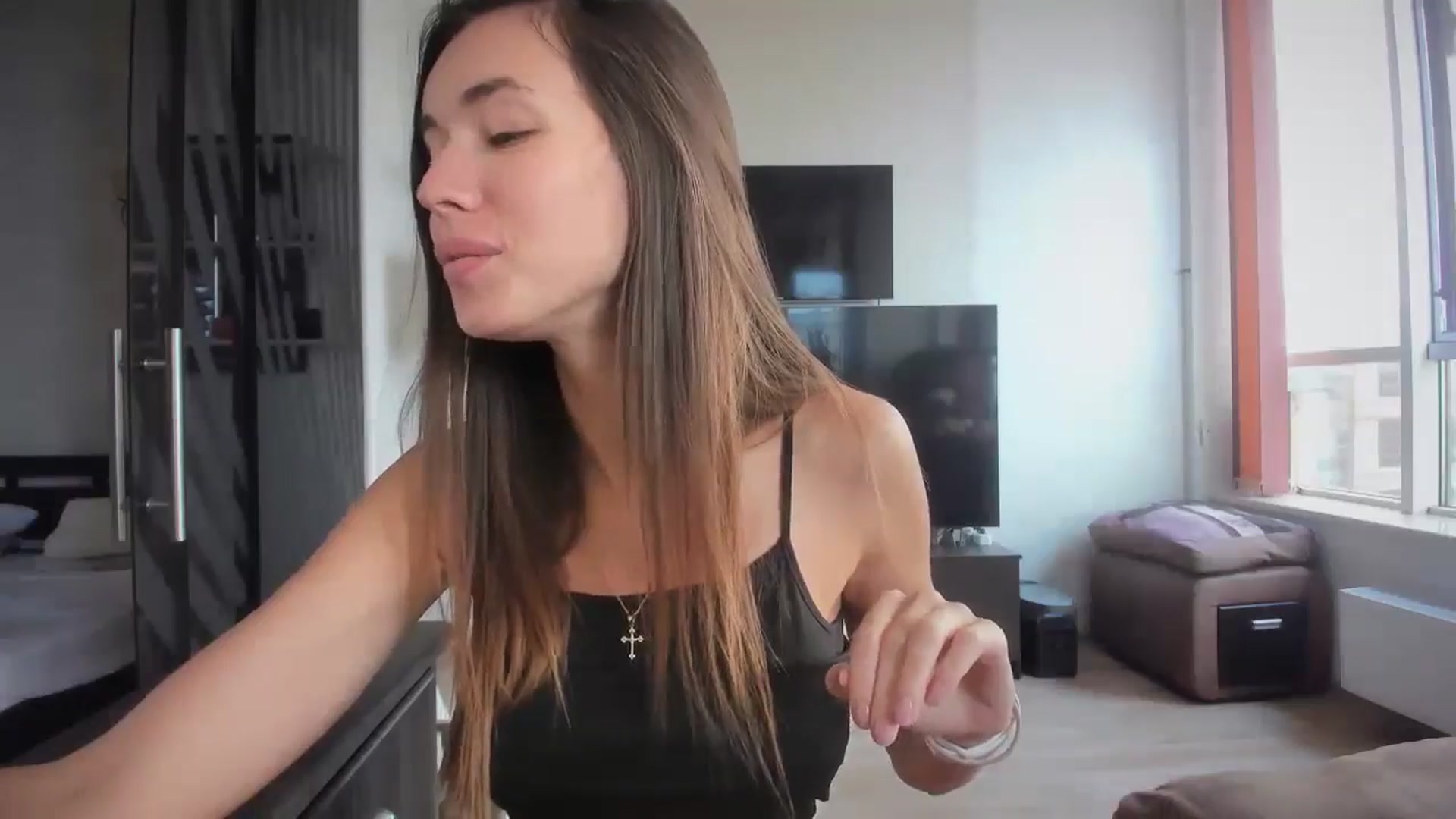 Gallery image thumbnail from laurensaenz's myfreecams stream on, 09/15/2024, 12:07 image 6 of 20