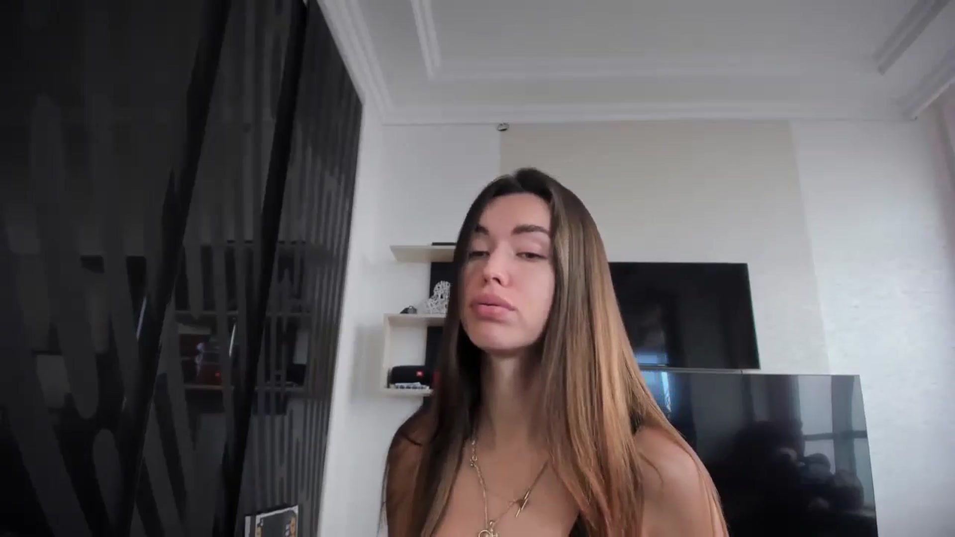 Gallery image thumbnail from laurensaenz's myfreecams stream on, 10/06/2024, 08:20 image 19 of 20