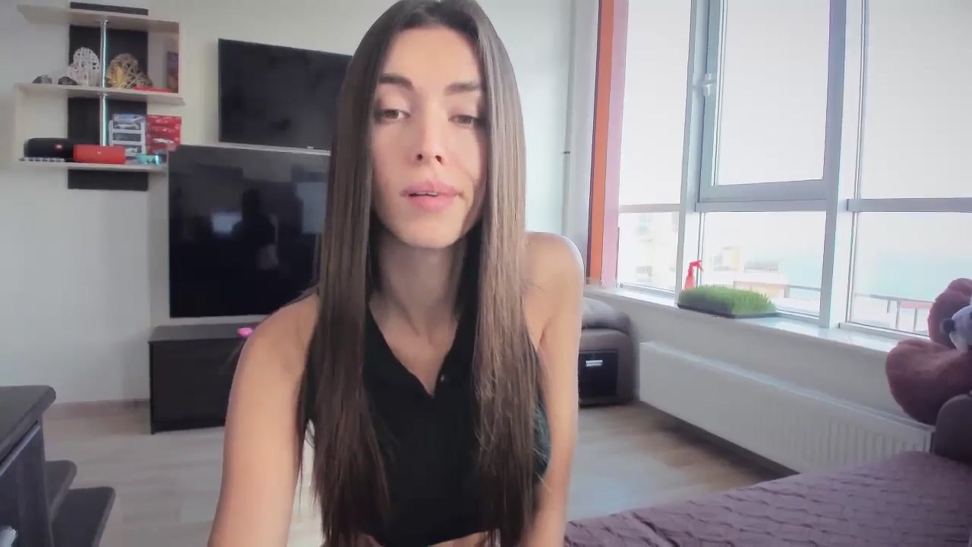 Gallery image thumbnail from laurensaenz's myfreecams stream on, 10/14/2024, 09:01 image 19 of 20