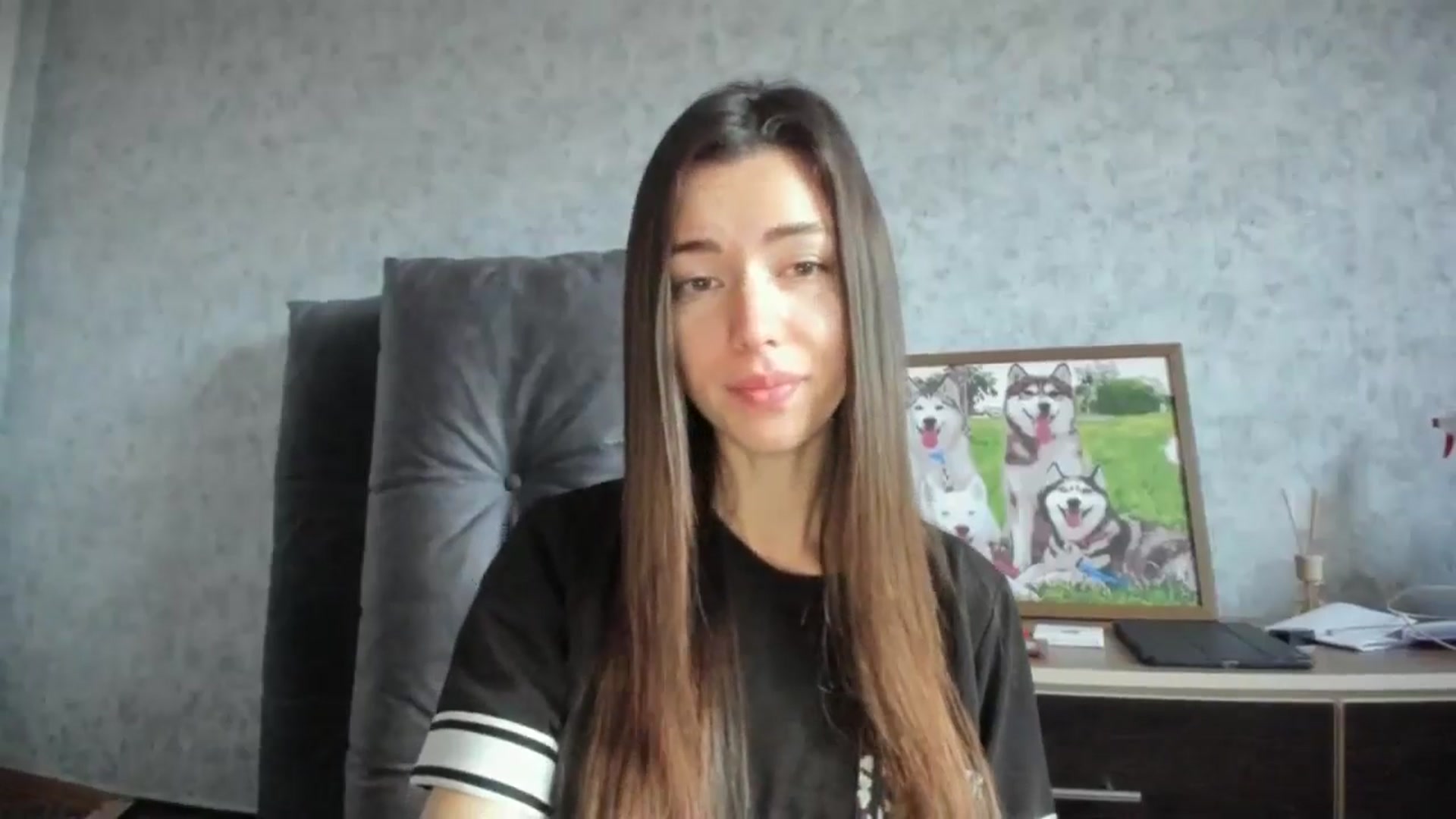 Gallery image thumbnail from laurensaenz's myfreecams stream on, 11/10/2024, 07:43 image 10 of 20