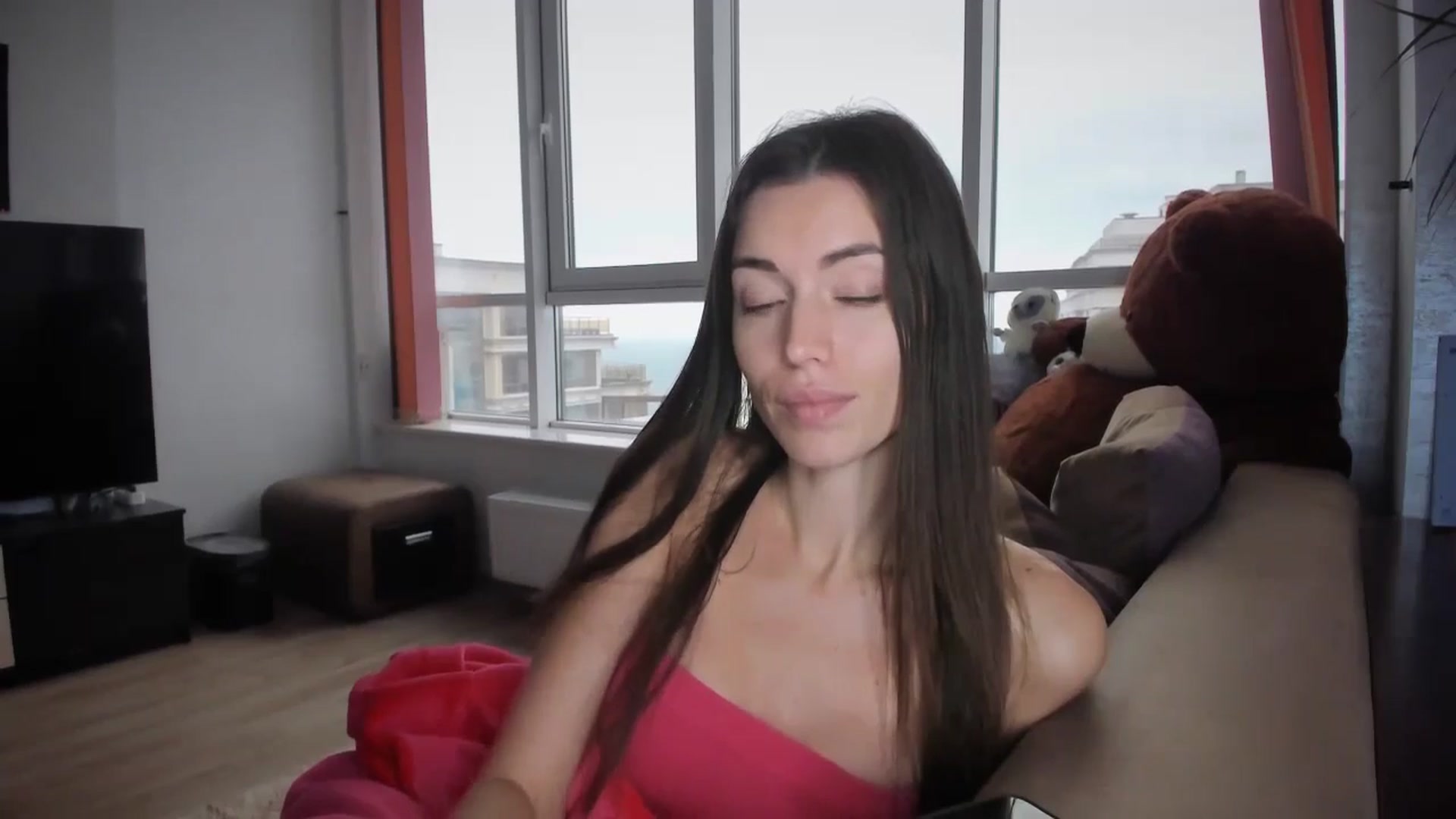 Gallery image thumbnail from laurensaenz's myfreecams stream on, 11/12/2024, 12:46 image 18 of 20