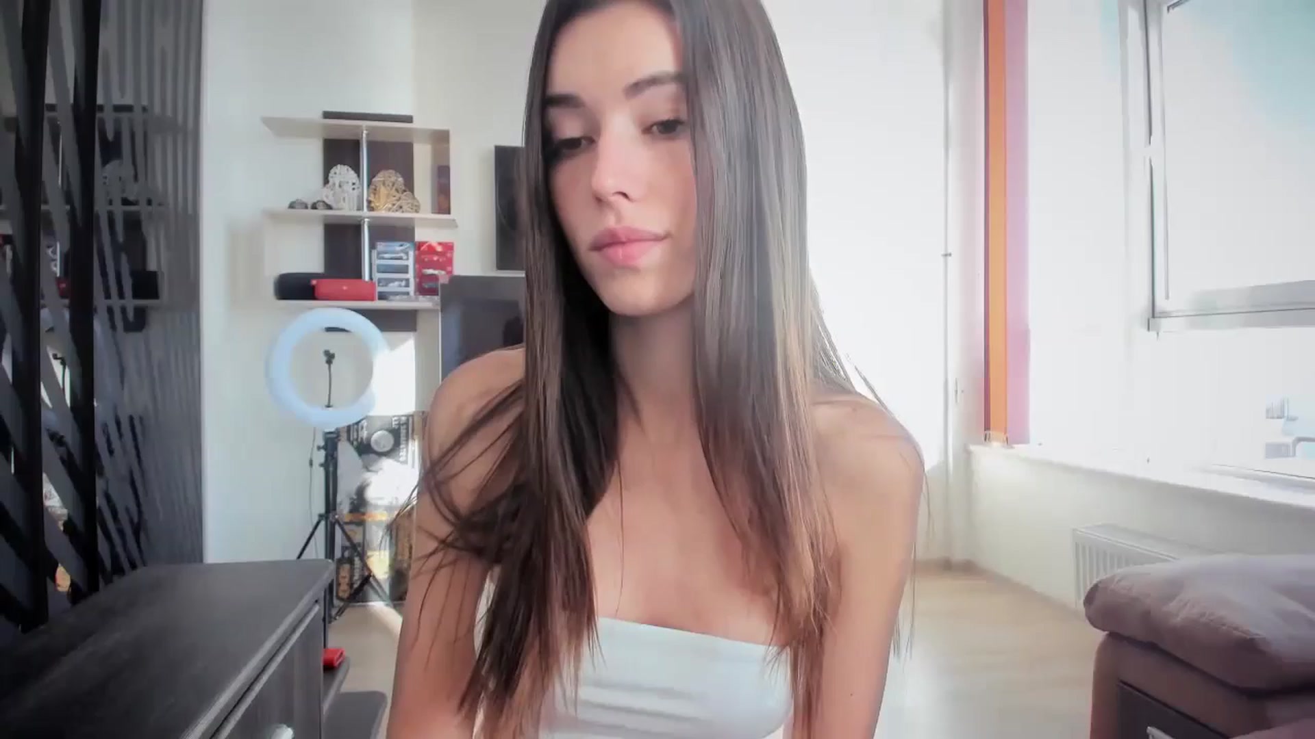 Gallery image thumbnail from laurensaenz's myfreecams stream on, 11/19/2024, 08:08 image 1 of 20
