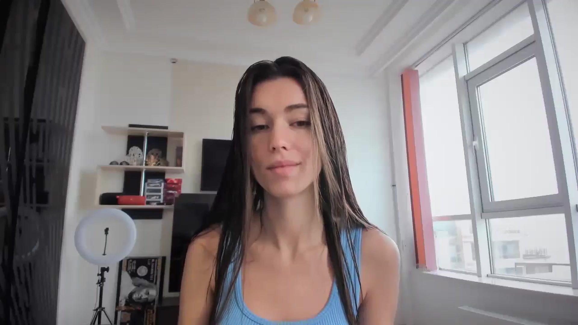 Gallery image thumbnail from laurensaenz's myfreecams stream on, 11/20/2024, 07:38 image 15 of 20