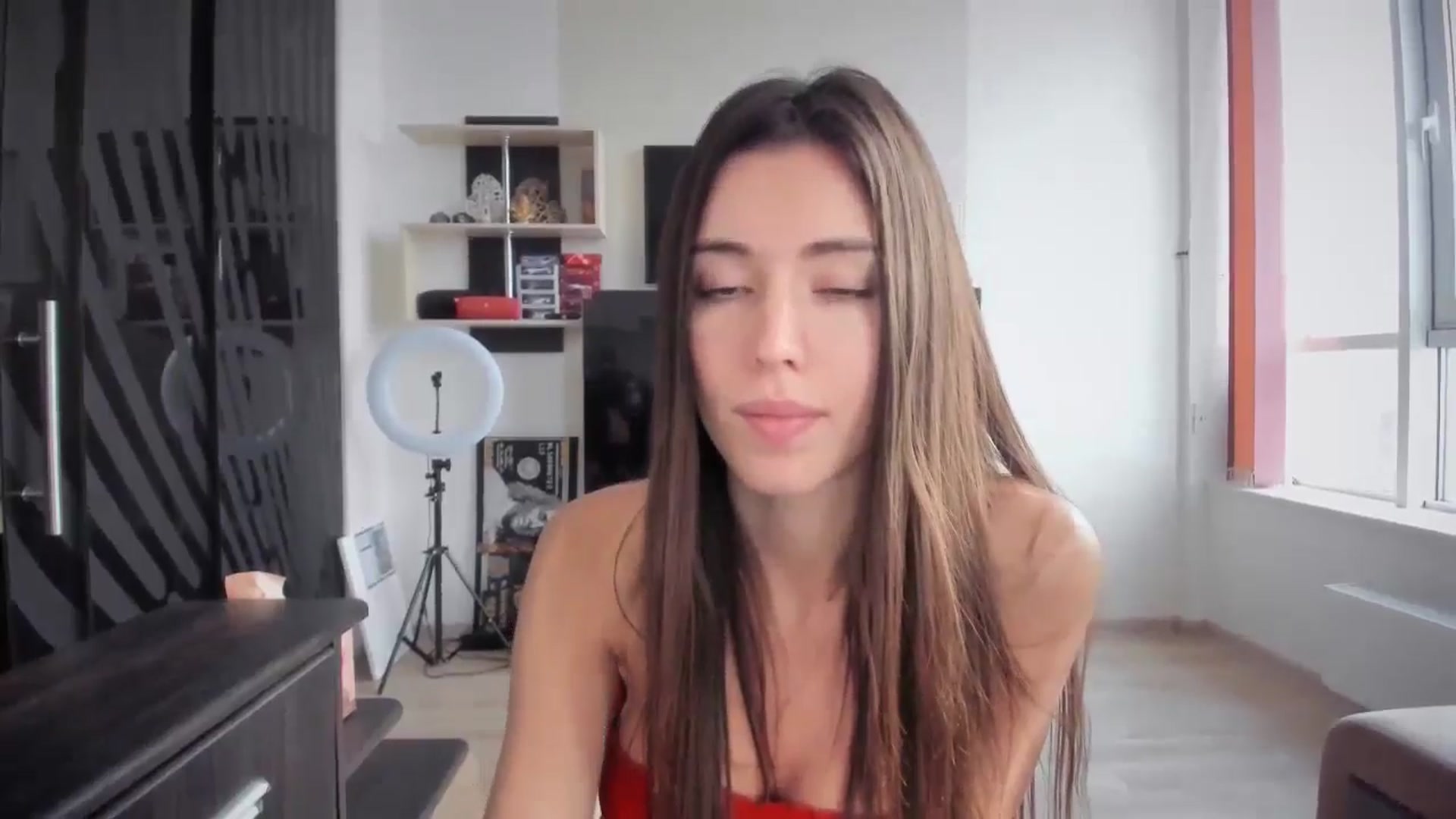 Gallery image thumbnail from laurensaenz's myfreecams stream on, 11/21/2024, 13:25 image 11 of 20