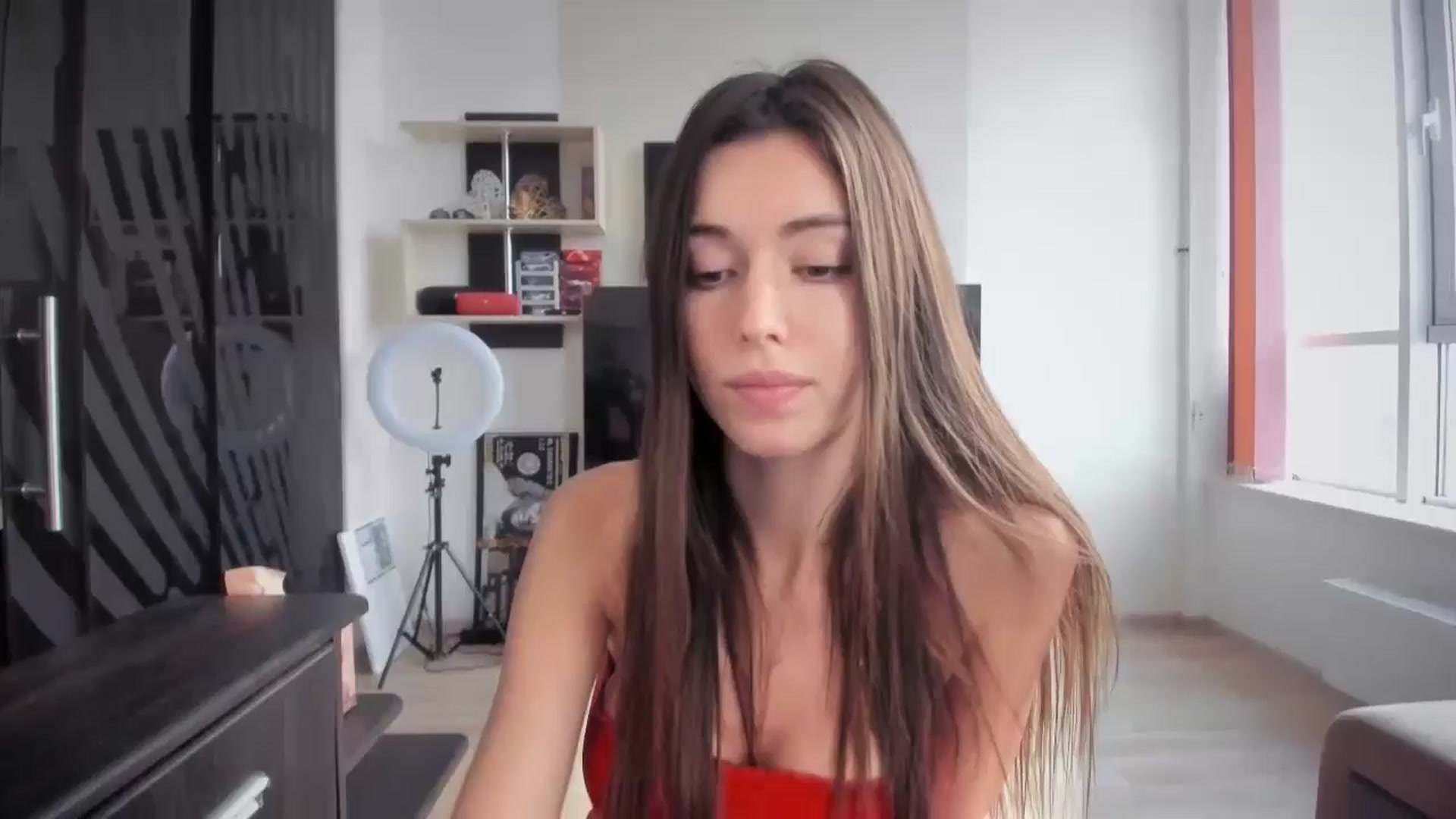Gallery image thumbnail from laurensaenz's myfreecams stream on, 11/21/2024, 13:25 image 4 of 20