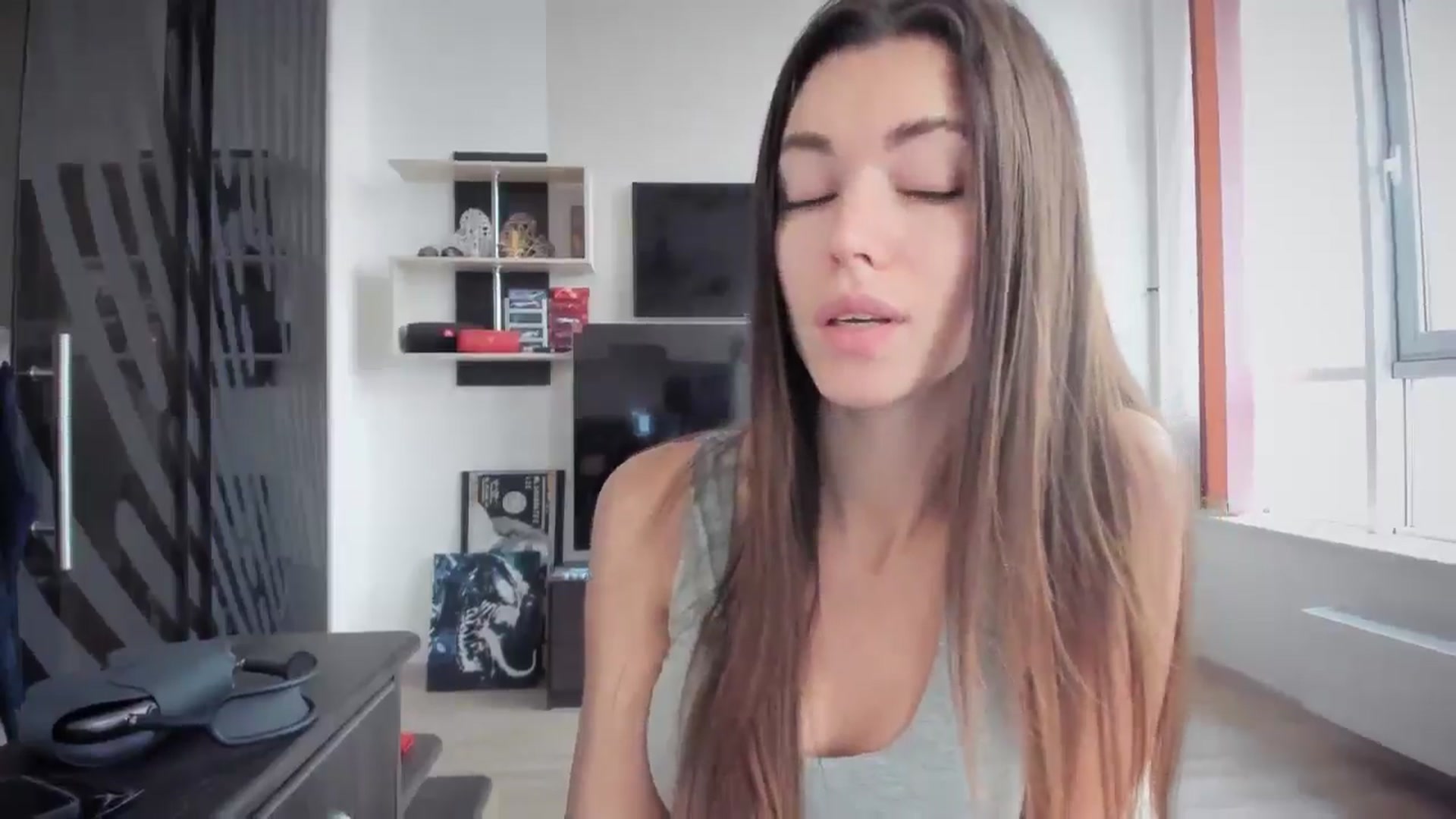 Gallery image thumbnail from laurensaenz's myfreecams stream on, 12/04/2024, 06:37 image 19 of 20