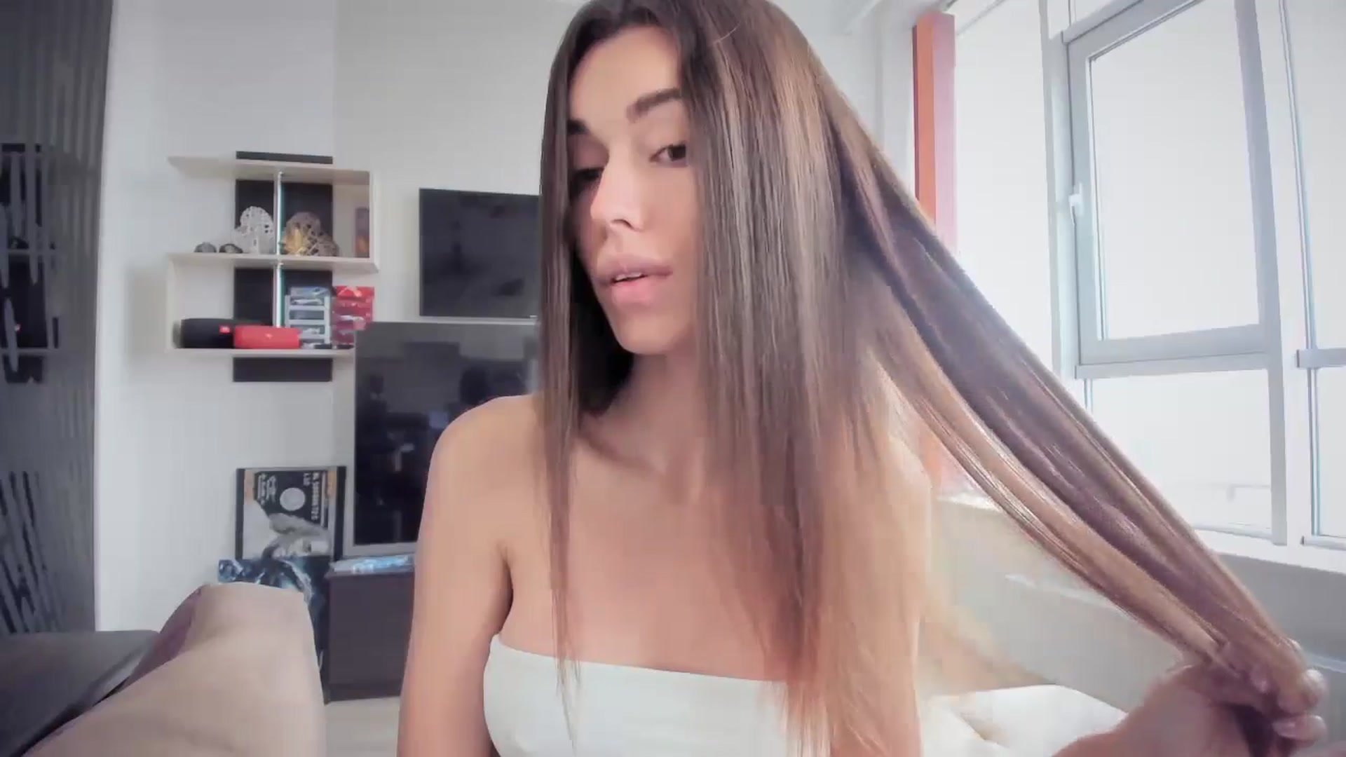 Gallery image thumbnail from laurensaenz's myfreecams stream on, 12/05/2024, 09:30 image 3 of 20