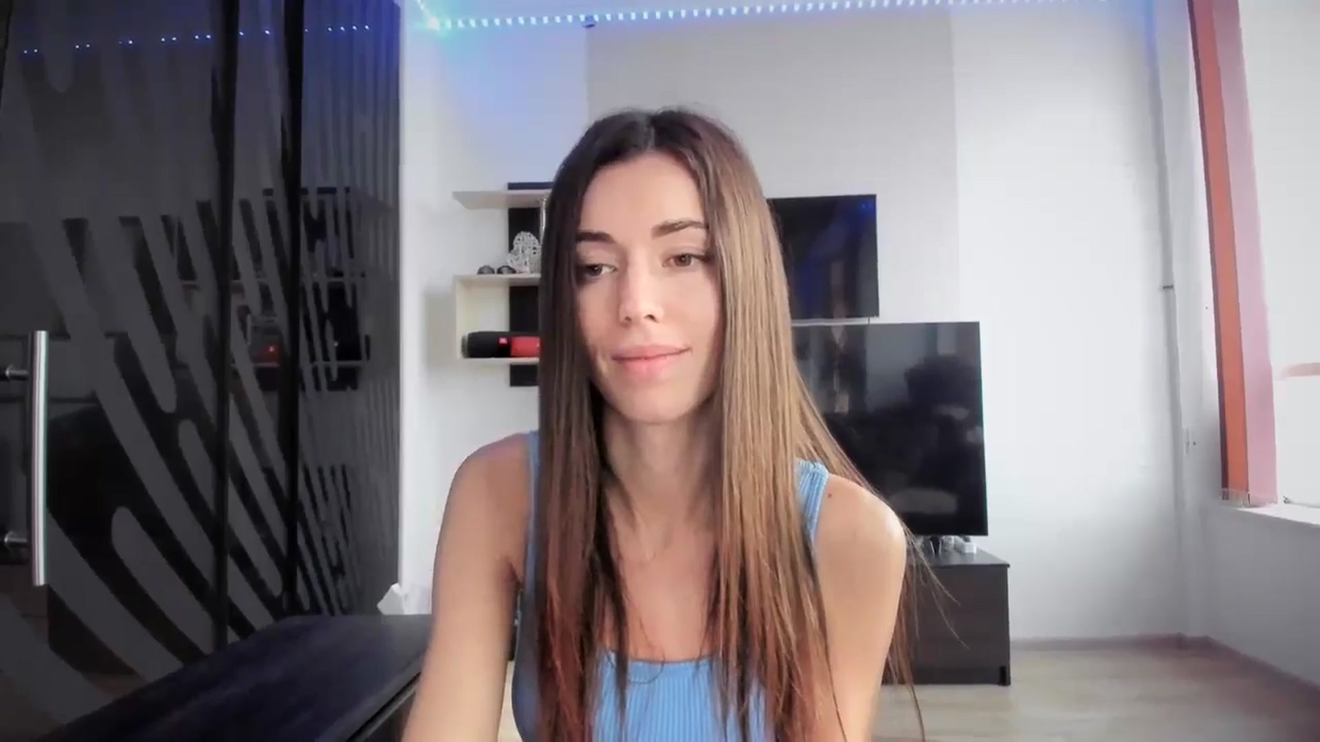 Gallery image thumbnail from laurensaenz's myfreecams stream on, 12/08/2024, 09:08 image 12 of 20