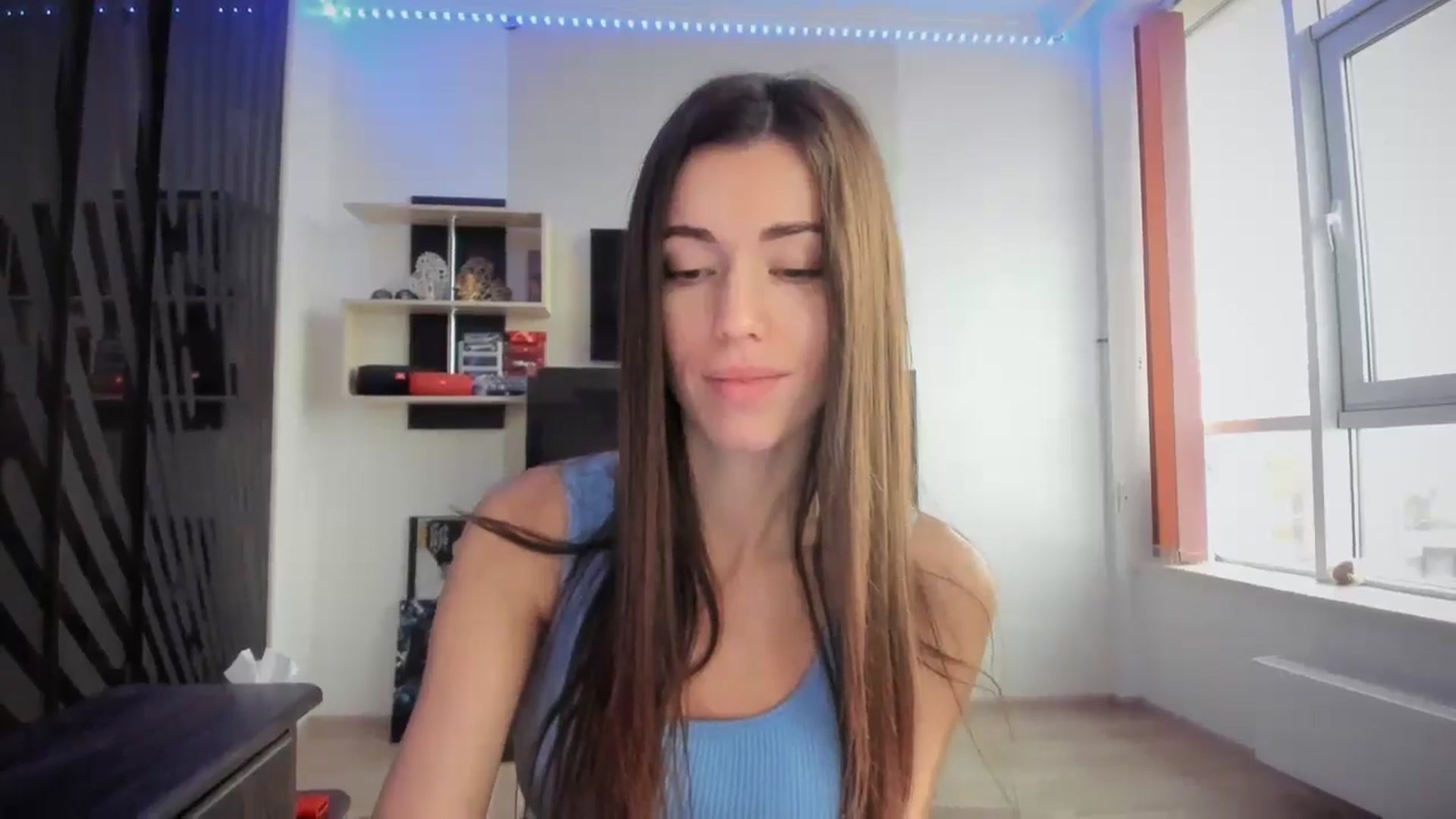 Gallery image thumbnail from laurensaenz's myfreecams stream on, 12/08/2024, 09:08 image 6 of 20