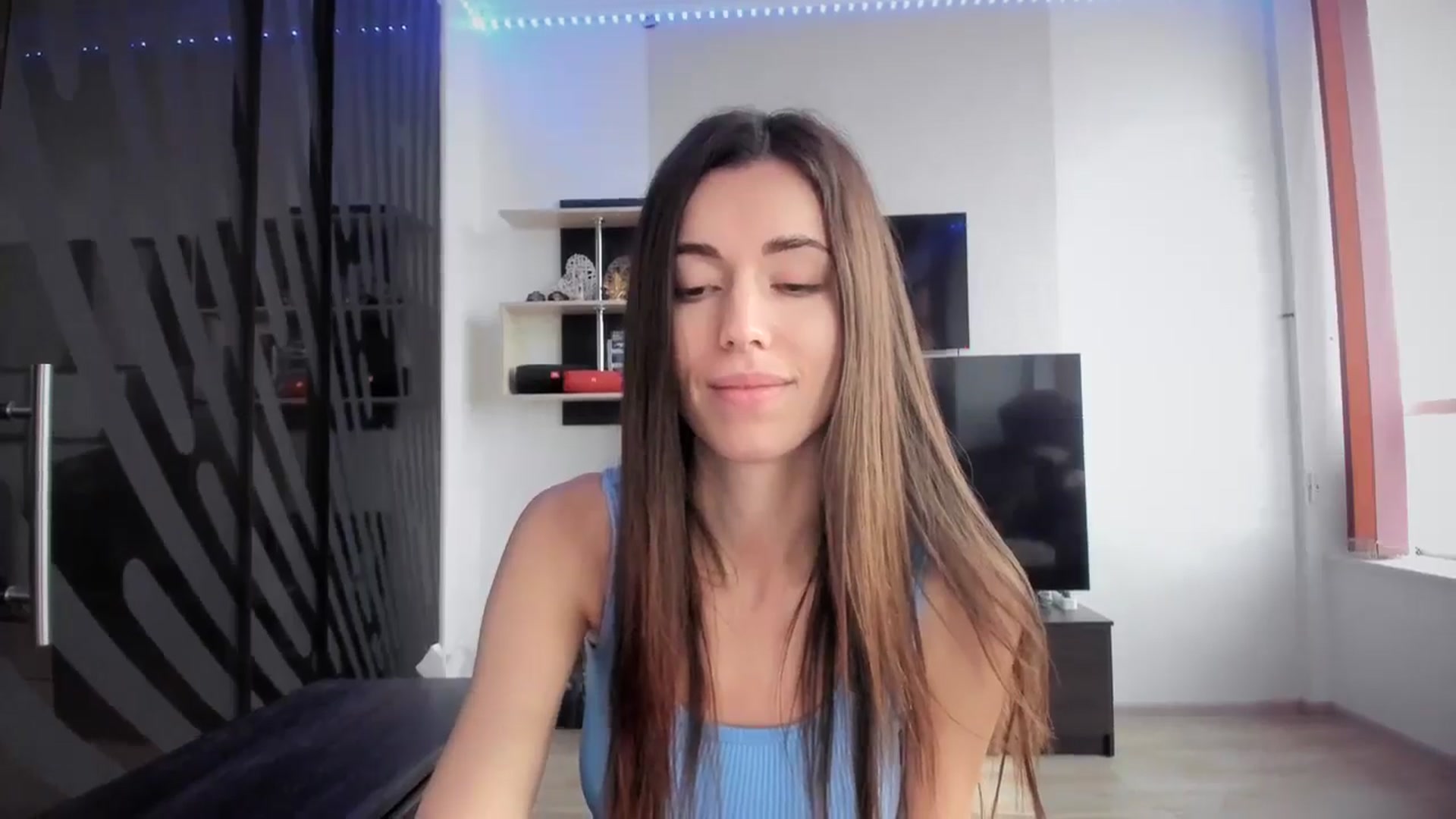 Gallery image thumbnail from laurensaenz's myfreecams stream on, 12/08/2024, 09:08 image 13 of 20