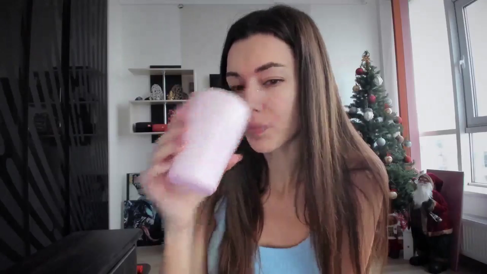 Gallery image thumbnail from laurensaenz's myfreecams stream on, 12/23/2024, 08:26 image 16 of 20