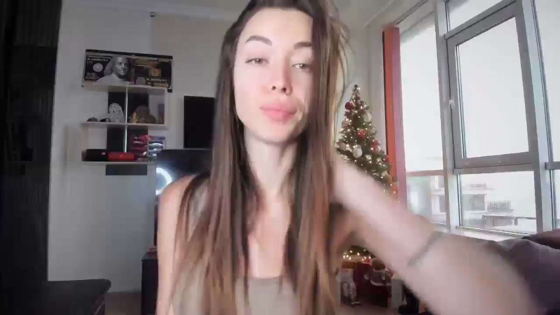 Gallery image thumbnail from laurensaenz's myfreecams stream on, 12/25/2024, 12:58 image 1 of 20