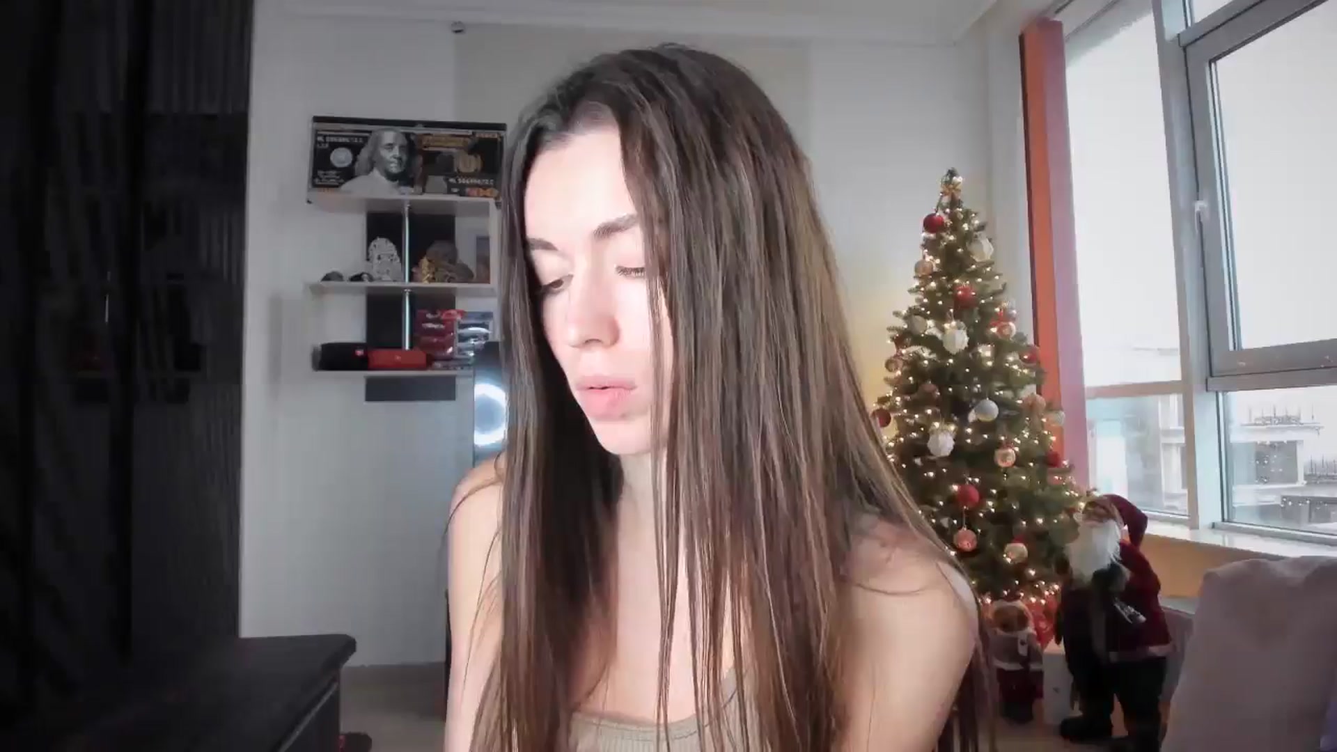 Gallery image thumbnail from laurensaenz's myfreecams stream on, 12/25/2024, 13:34 image 2 of 20