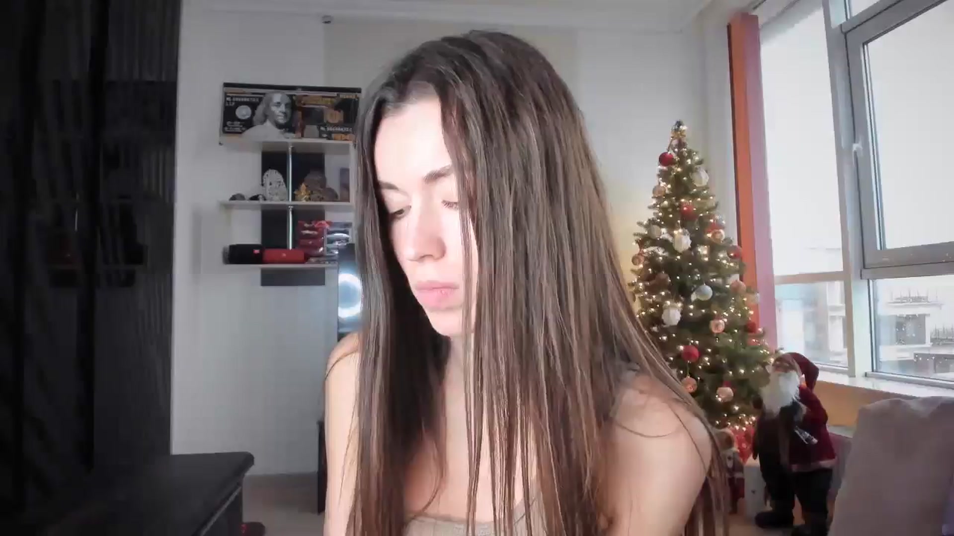 Gallery image thumbnail from laurensaenz's myfreecams stream on, 12/25/2024, 13:34 image 3 of 20