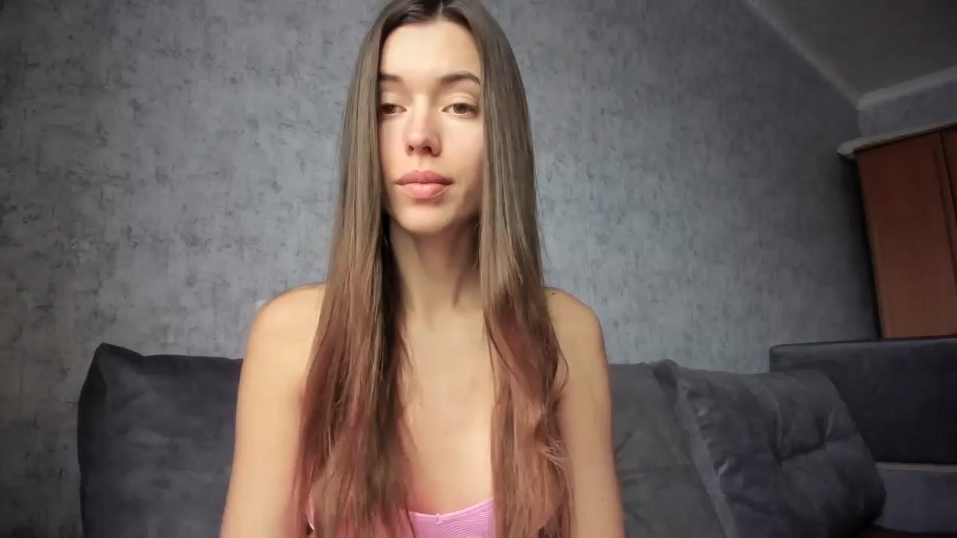 Gallery image thumbnail from laurensaenz's myfreecams stream on, 01/06/2025, 10:36 image 4 of 20