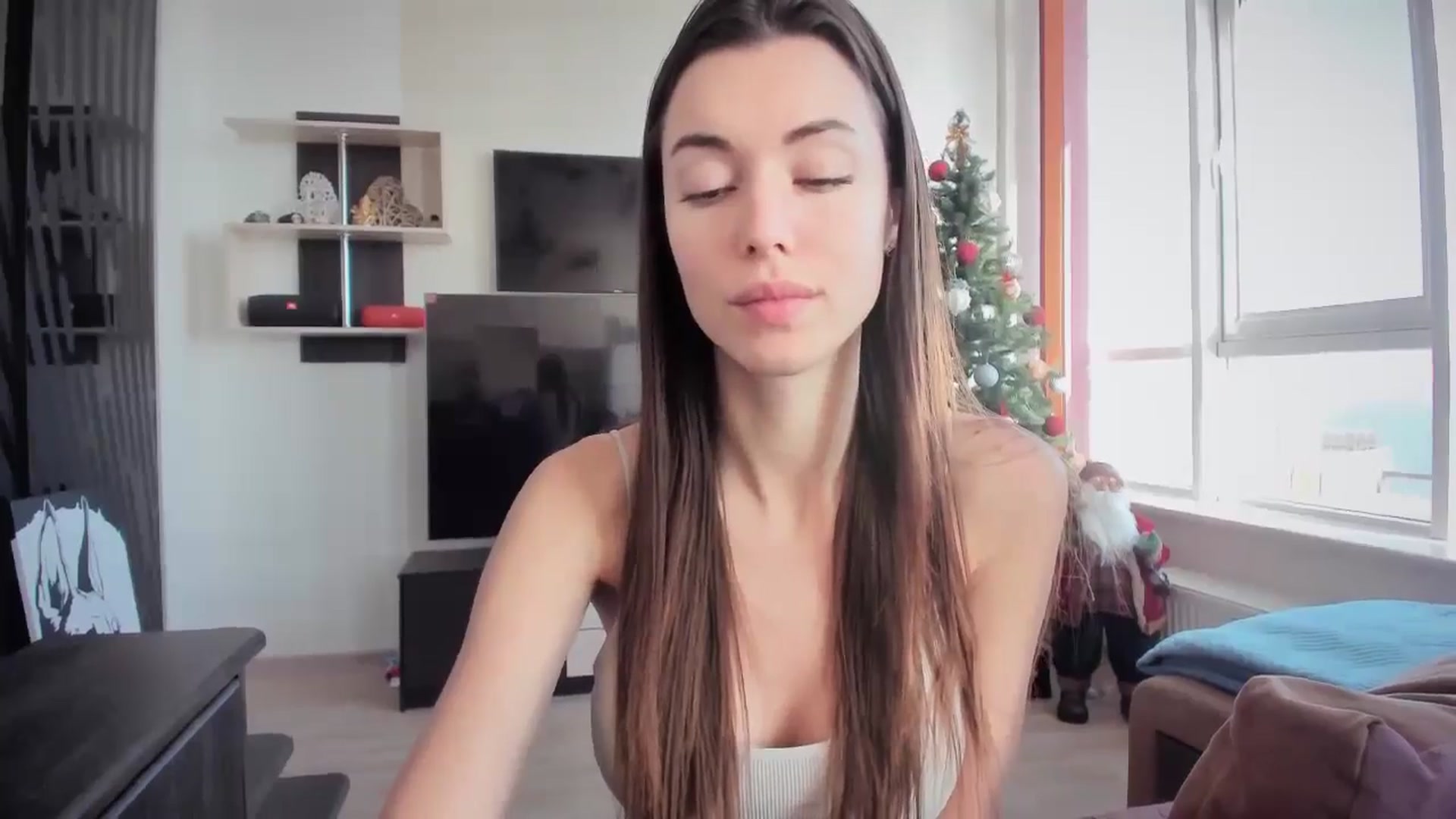 Gallery image thumbnail from laurensaenz's myfreecams stream on, 01/15/2025, 08:26 image 14 of 20