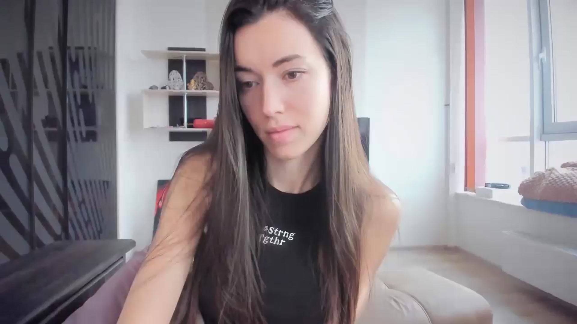 Gallery image thumbnail from laurensaenz's myfreecams stream on, 01/27/2025, 09:45 image 13 of 20