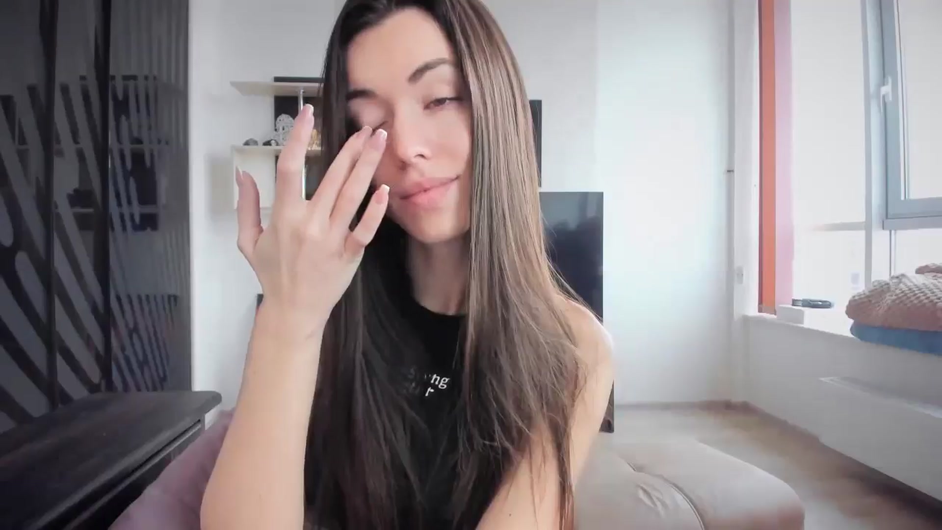 Gallery image thumbnail from laurensaenz's myfreecams stream on, 01/27/2025, 09:45 image 18 of 20