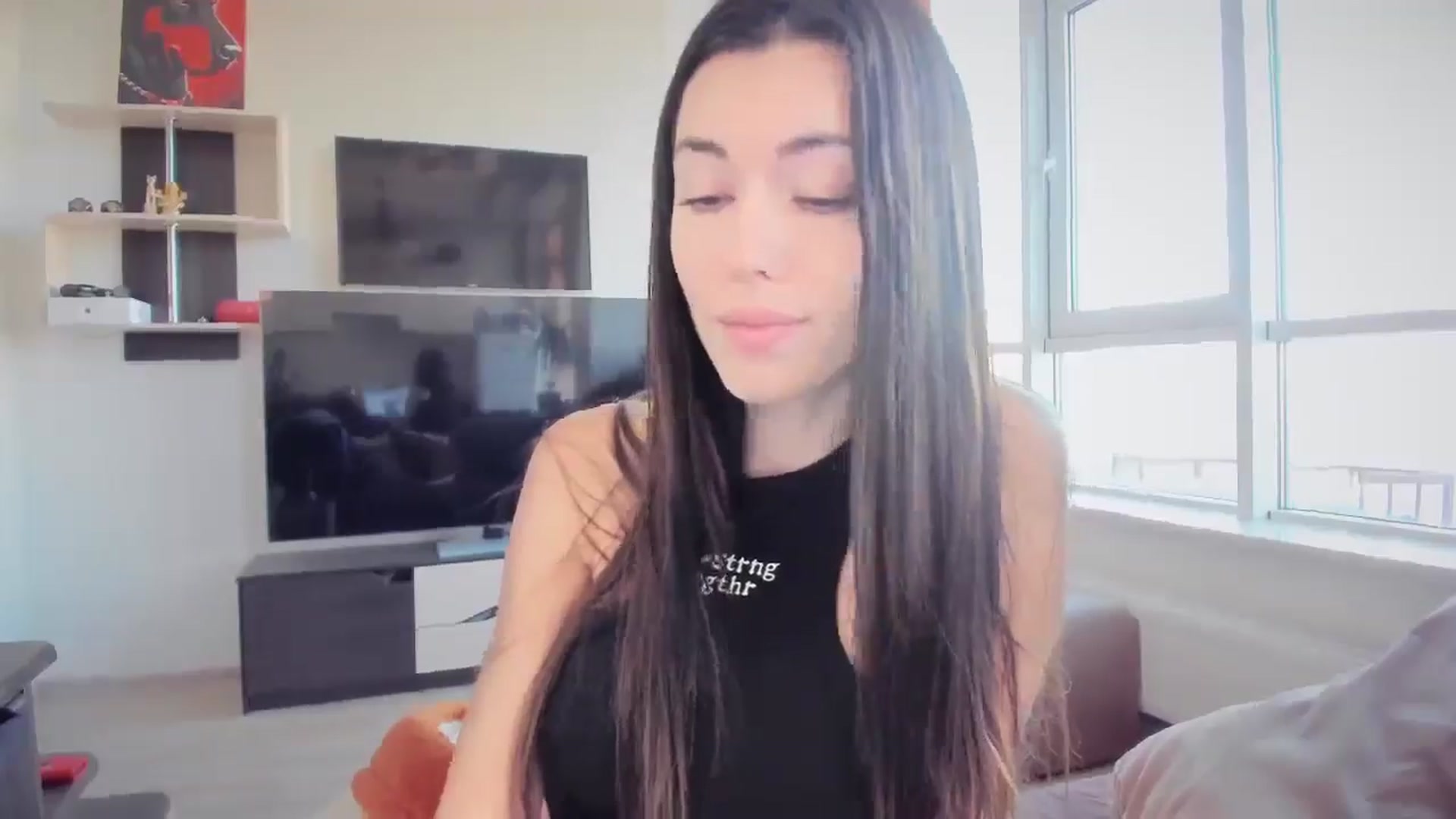 Gallery image thumbnail from laurensaenz's myfreecams stream on, 02/08/2025, 14:09 image 6 of 20