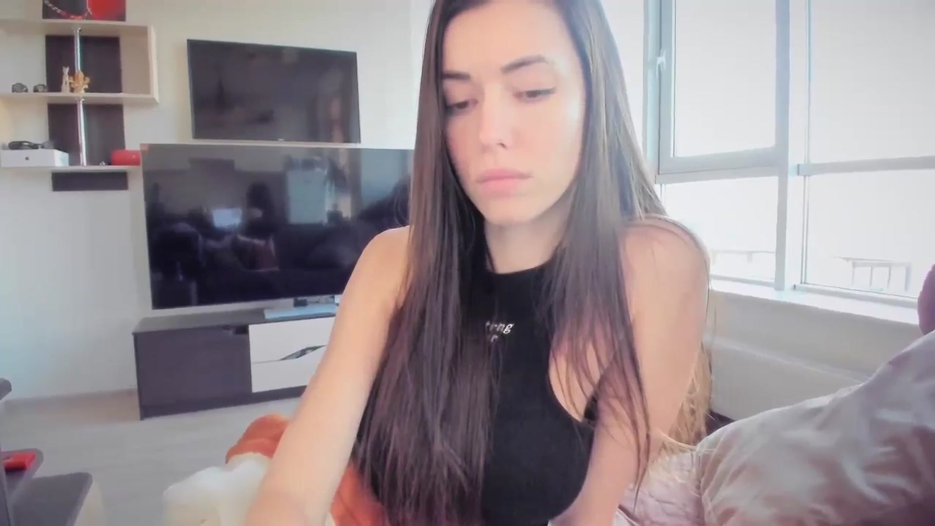 Gallery image thumbnail from laurensaenz's myfreecams stream on, 02/08/2025, 14:49 image 4 of 20