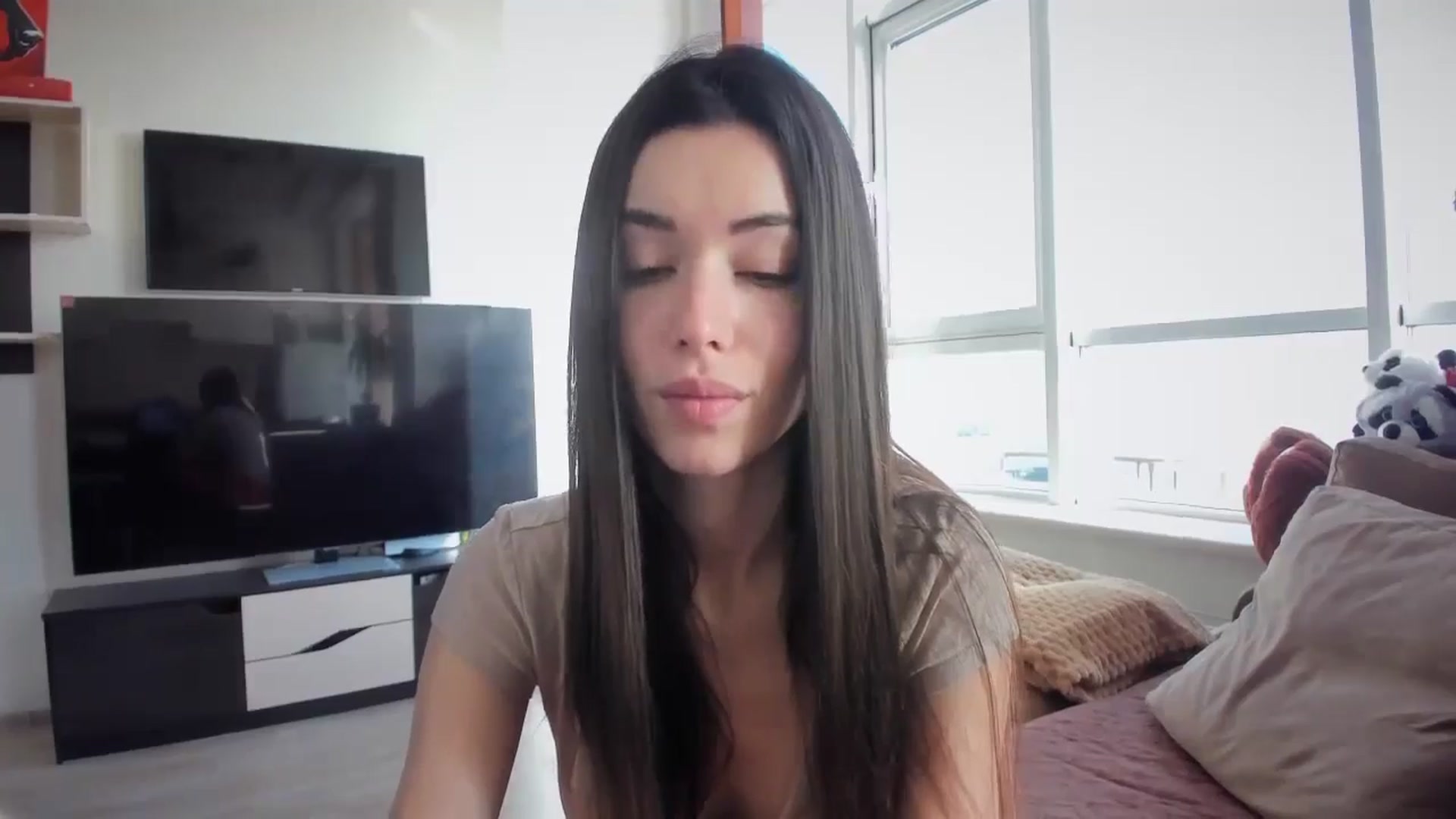 Gallery image thumbnail from laurensaenz's myfreecams stream on, 02/13/2025, 07:35 image 20 of 20