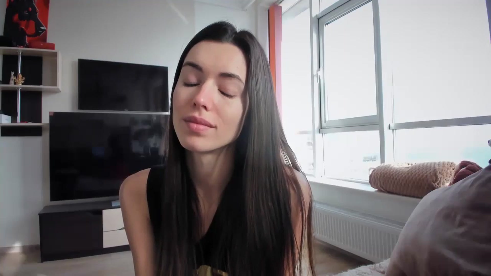 Gallery image thumbnail from laurensaenz's myfreecams stream on, 02/18/2025, 08:41 image 10 of 20