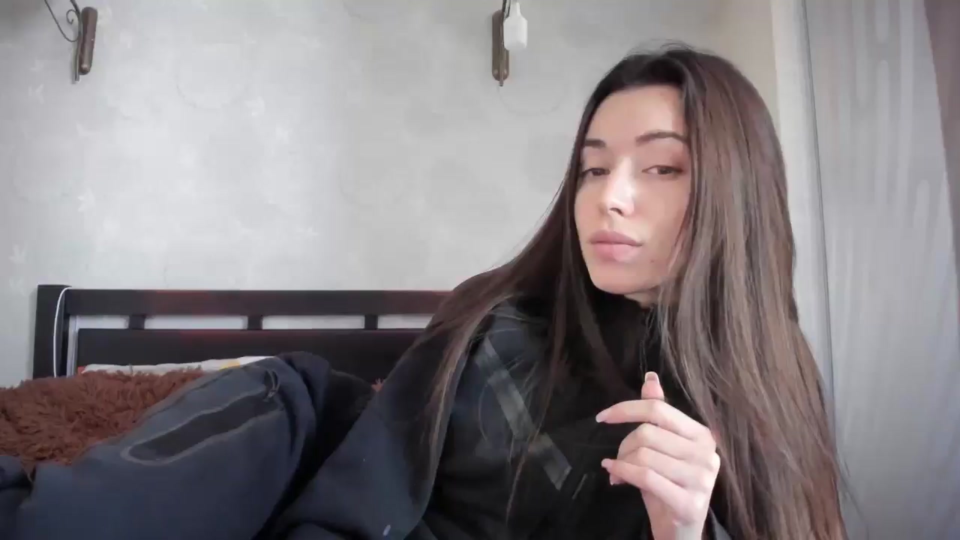 Gallery image thumbnail from laurensaenz's myfreecams stream on, 02/19/2025, 11:16 image 15 of 20