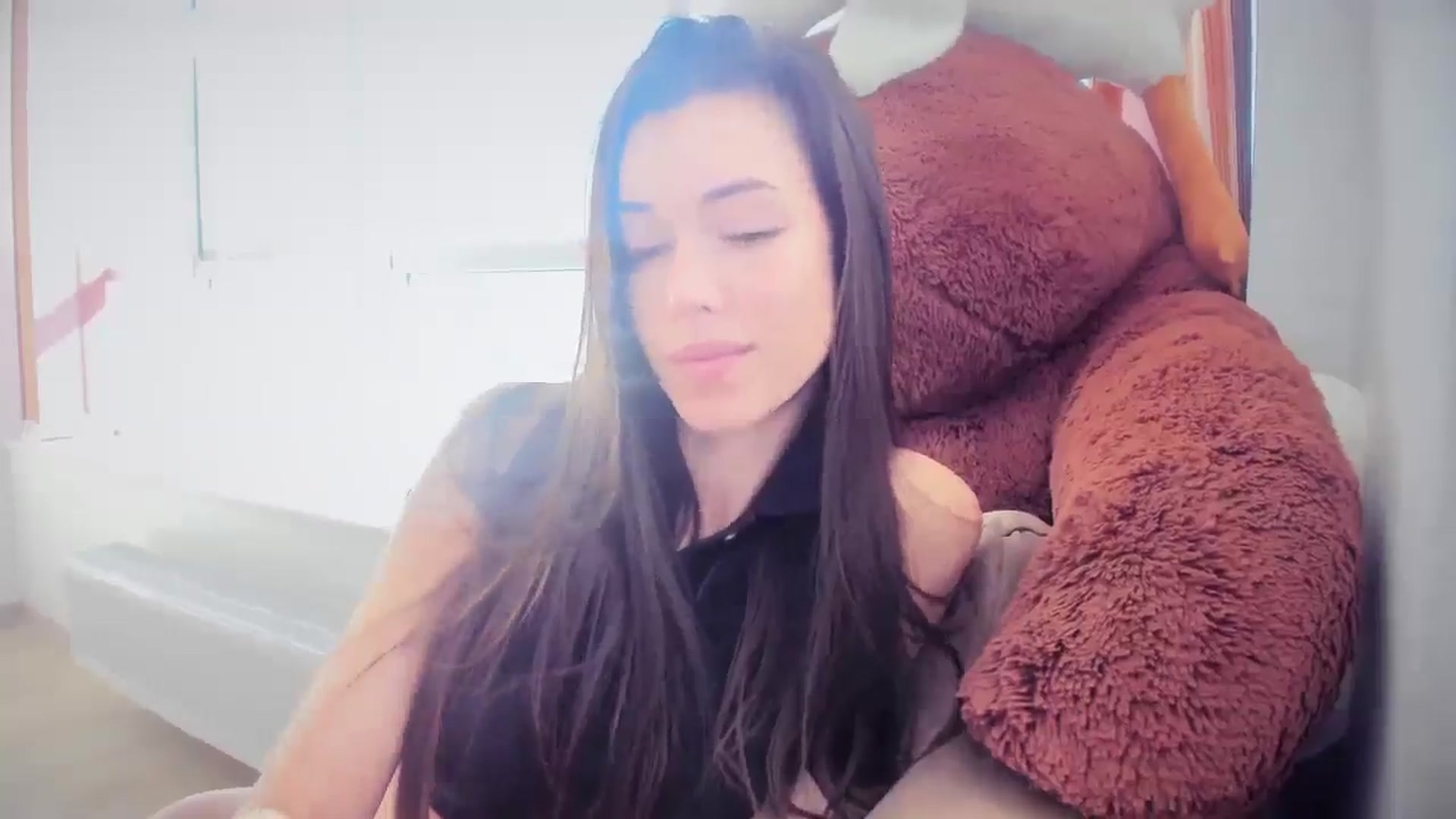 Gallery image thumbnail from laurensaenz's myfreecams stream on, 03/07/2025, 07:57 image 7 of 20