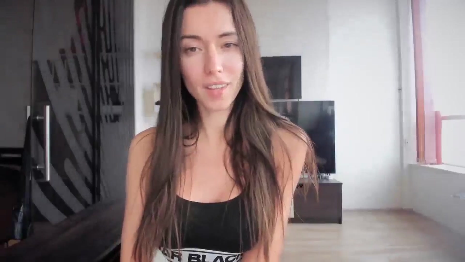 Gallery image thumbnail from laurensaenz's myfreecams stream on, 03/10/2025, 14:31 image 17 of 20