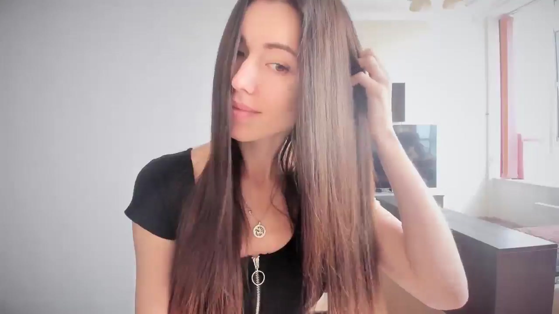 Gallery image thumbnail from laurensaenz's myfreecams stream on, 03/26/2025, 08:09 image 4 of 20