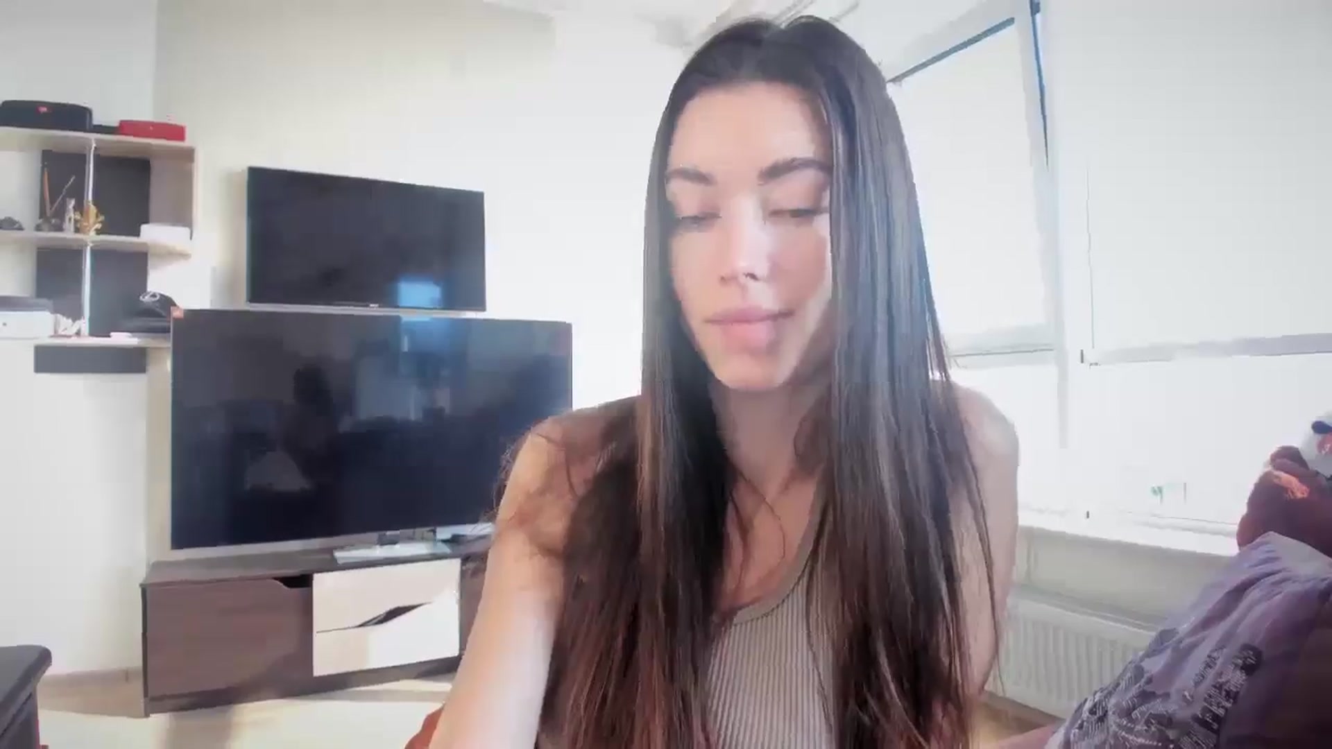 Gallery image thumbnail from laurensaenz's myfreecams stream on, 04/01/2025, 06:51 image 2 of 20