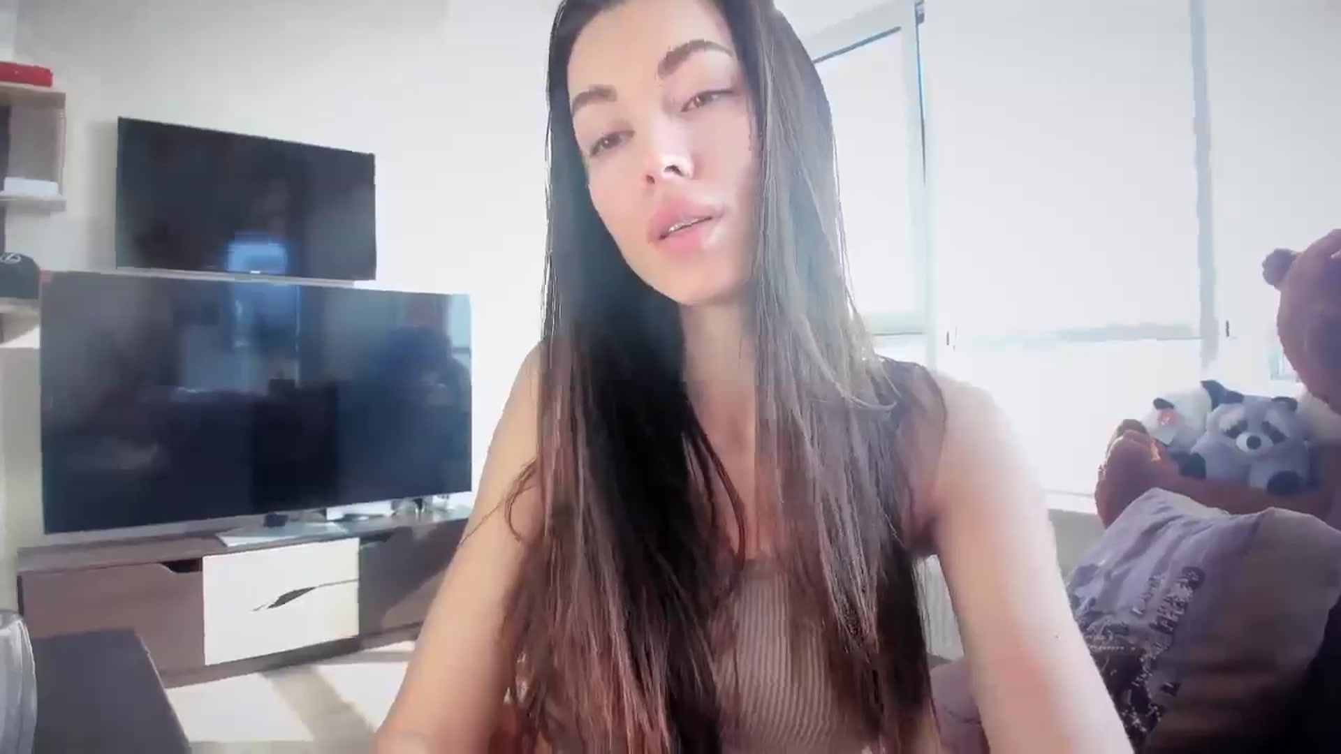 Gallery image thumbnail from laurensaenz's myfreecams stream on, 04/01/2025, 06:51 image 9 of 20