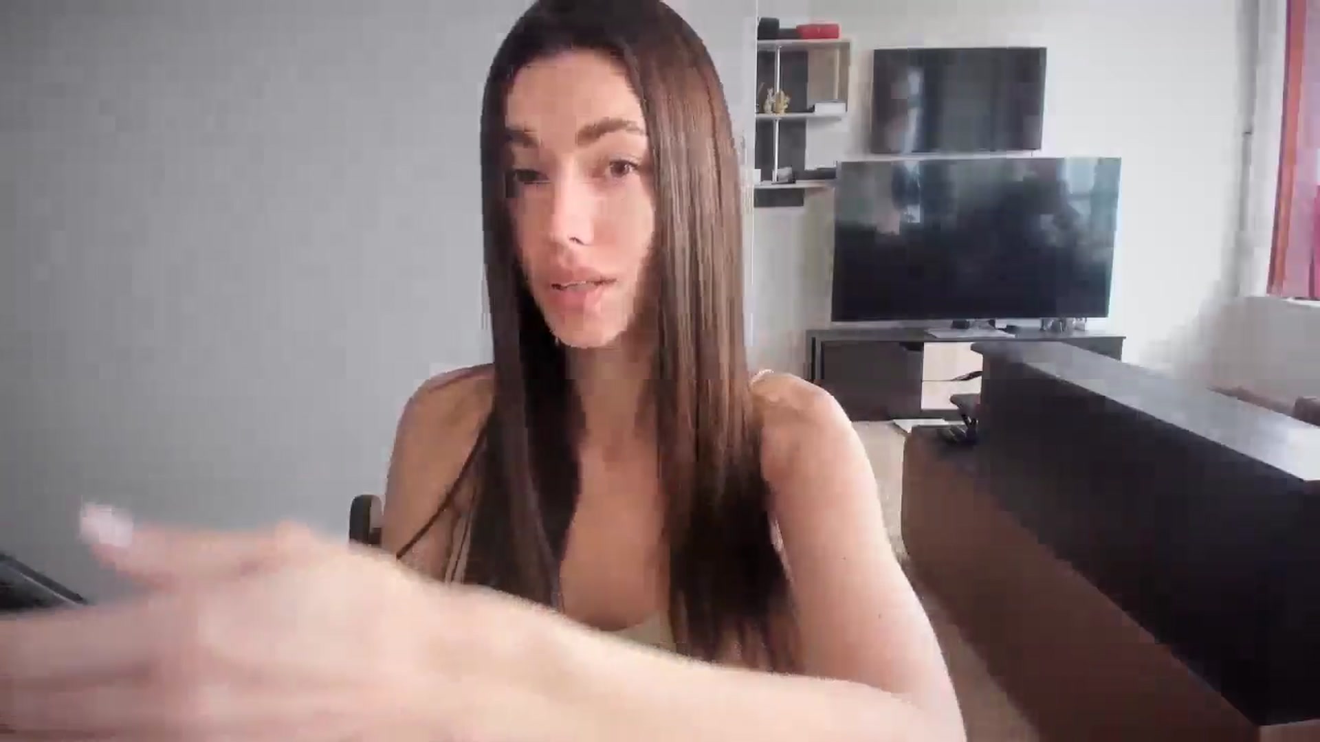 Gallery image thumbnail from laurensaenz's myfreecams stream on, 04/04/2025, 07:57 image 13 of 20