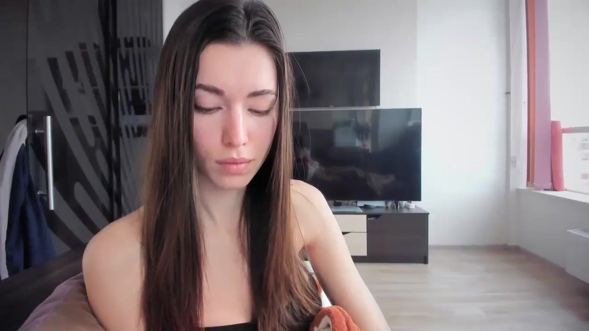 Gallery image thumbnail from laurensaenz's myfreecams stream on, 04/06/2025, 07:18 image 11 of 20