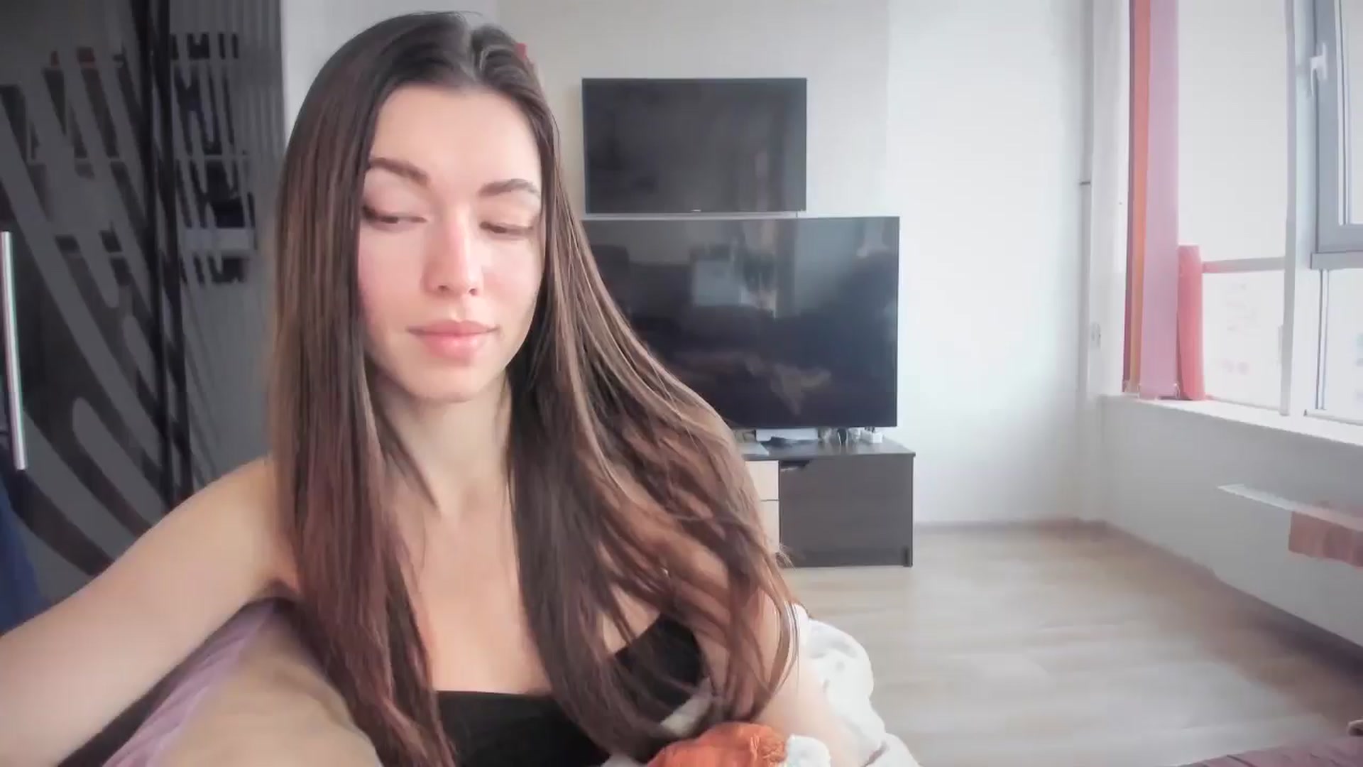 Gallery image thumbnail from laurensaenz's myfreecams stream on, 04/06/2025, 07:18 image 10 of 20